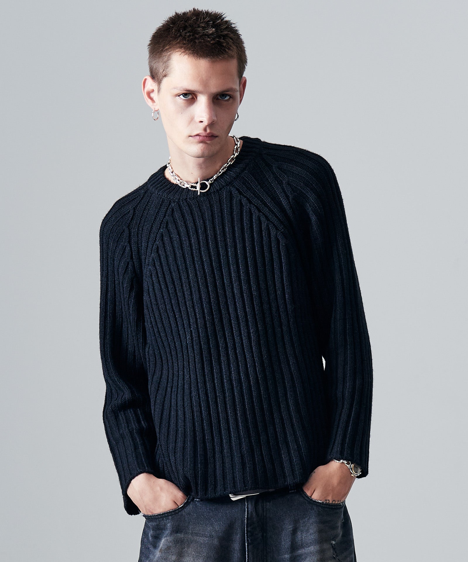 H:187 / C:92 / W:74 / H:91 着用サイズ:M