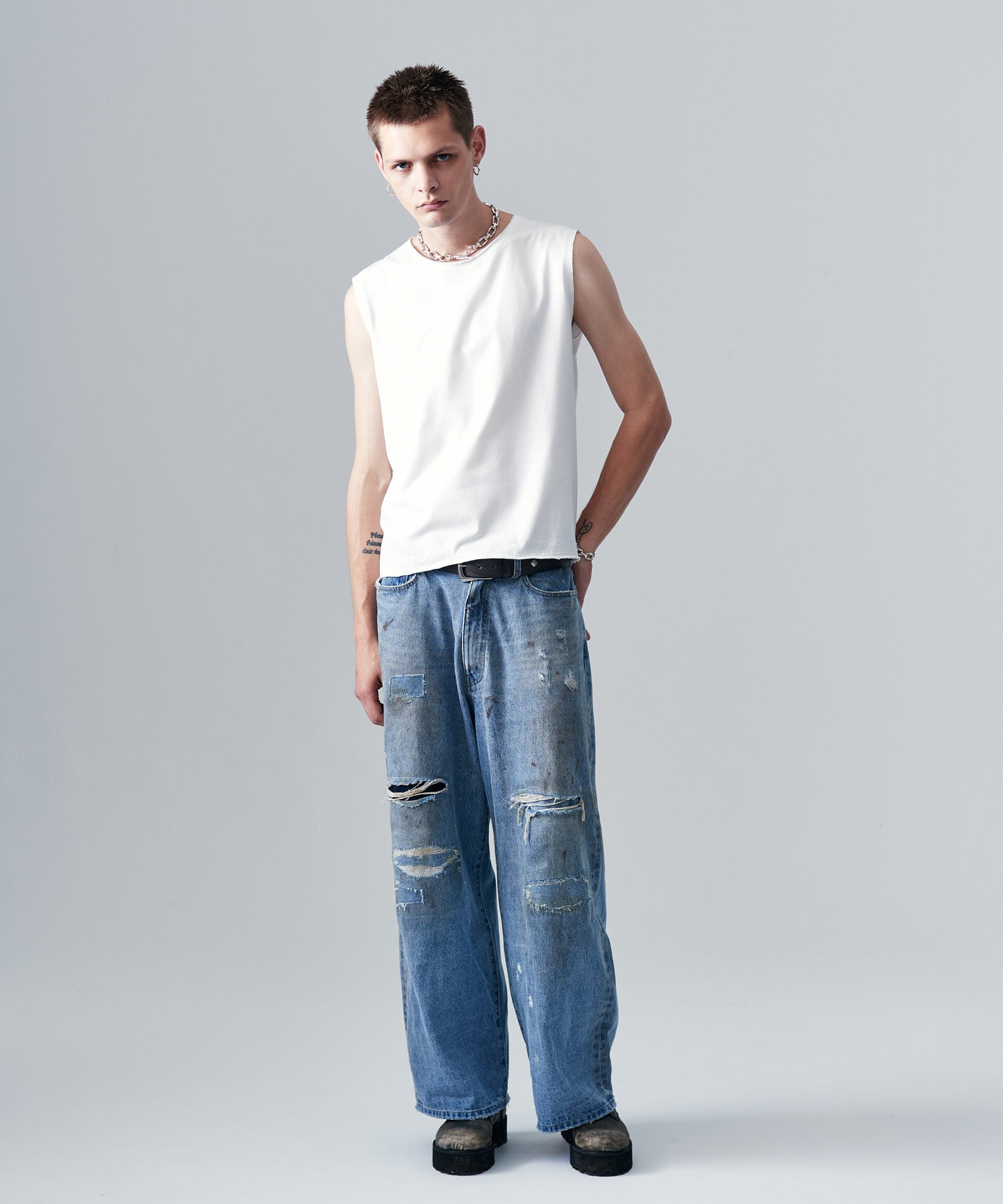 H:187 / C:92 / W:74 / H:91 着用サイズ:M