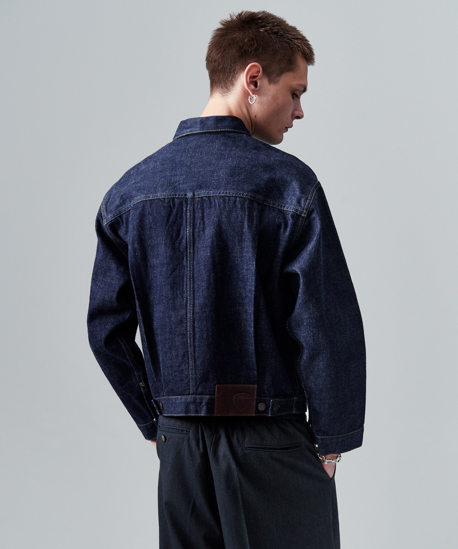 H:187 / C:92 / W:74 / H:91 着用サイズ:M