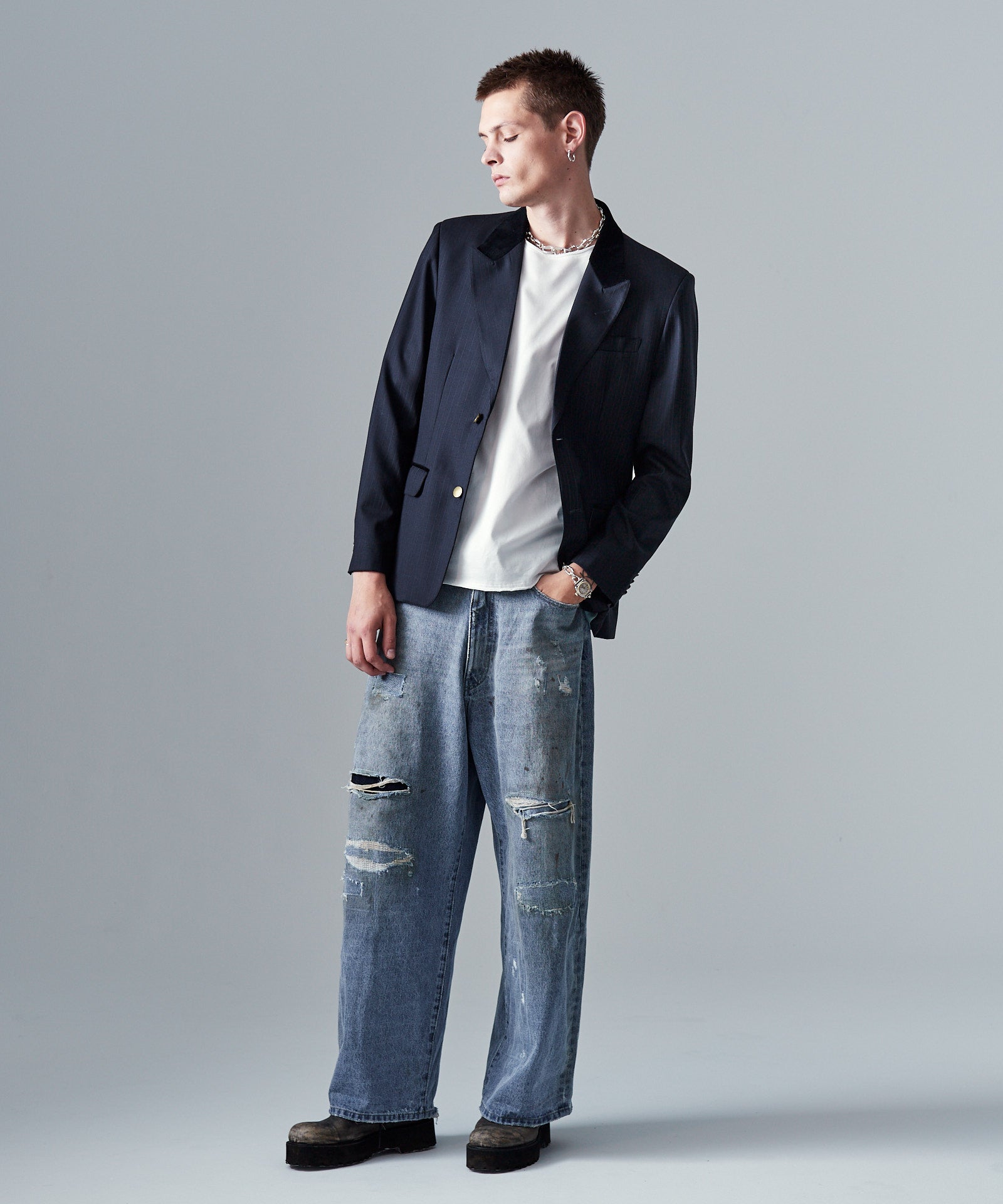 H:187 / C:92 / W:74 / H:91 着用サイズ:L