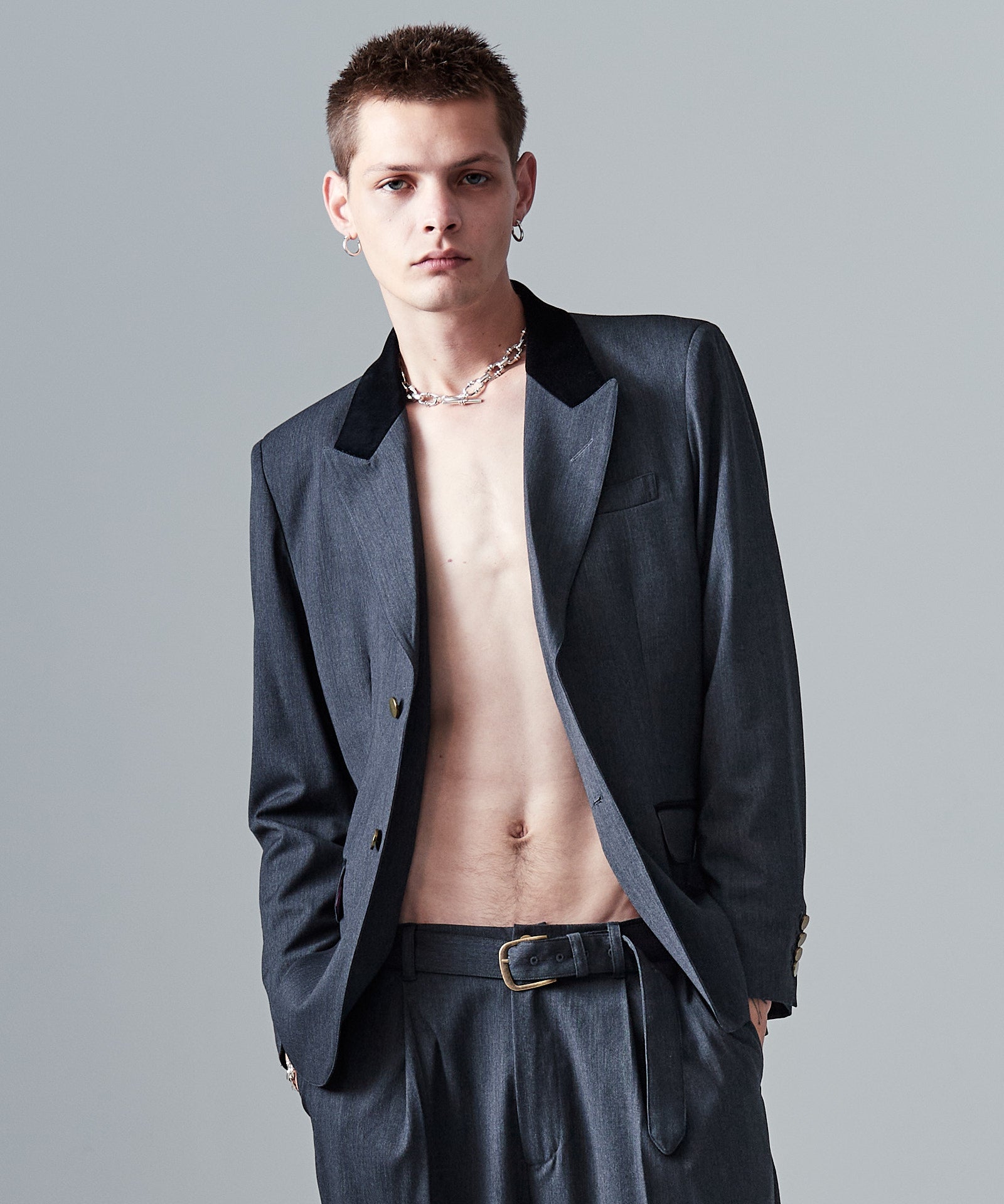 H:187 / C:92 / W:74 / H:91 着用サイズ:L