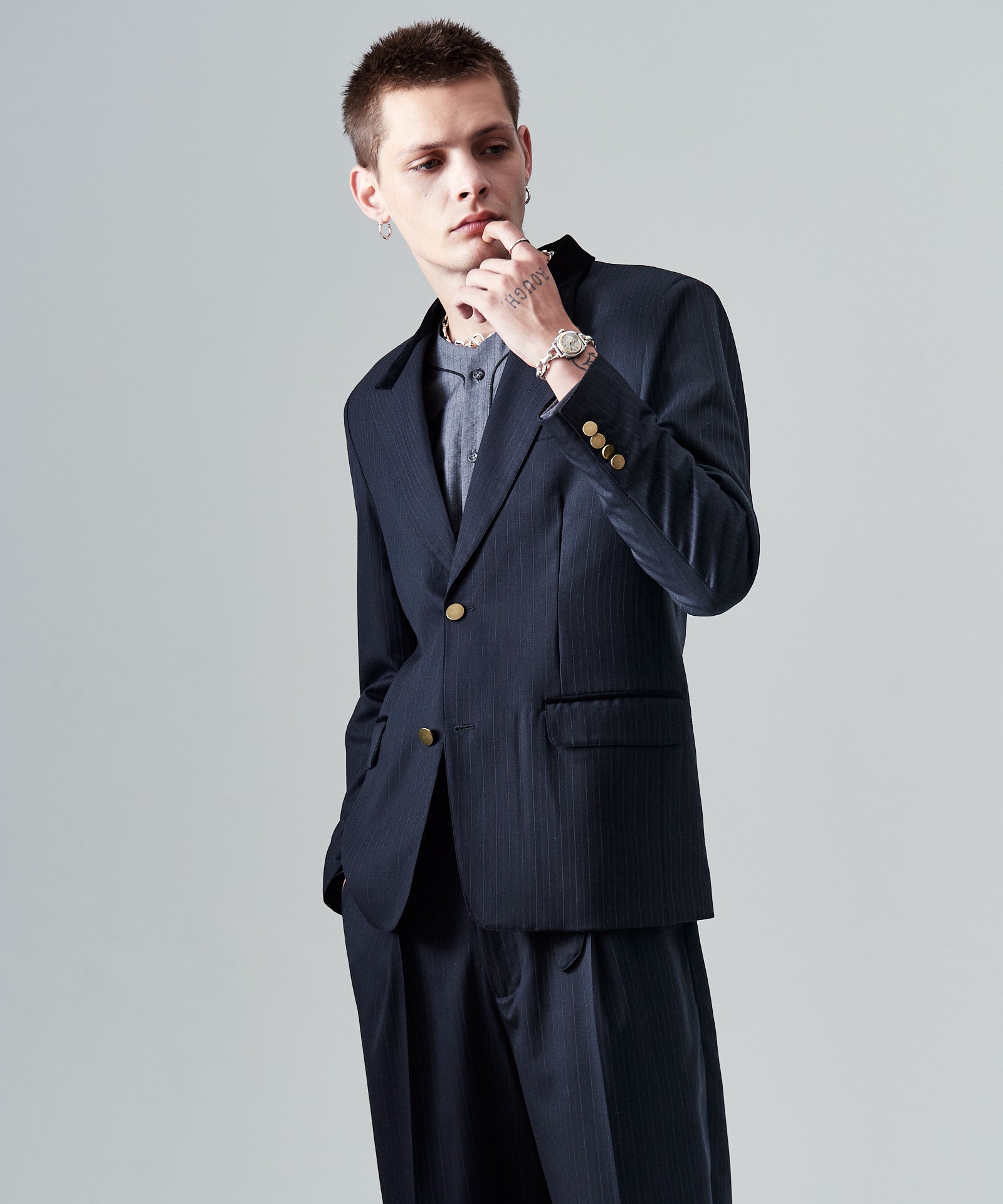 H:187 / C:92 / W:74 / H:91 着用サイズ:L