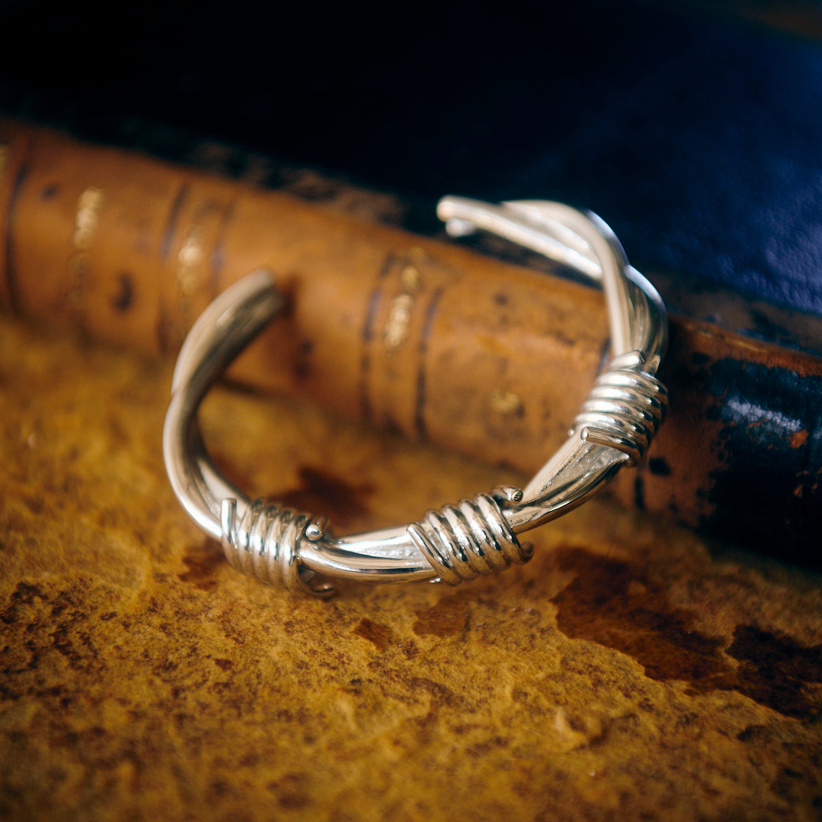GB0326/AC17 : Barbed Wire Half Bangle / バーブドワイアーハーフ 