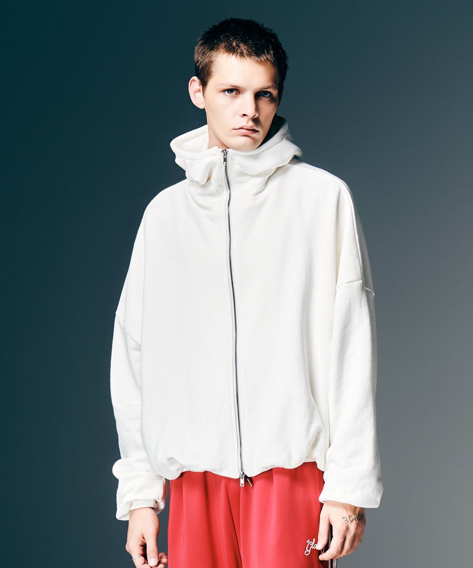 H:187 / C:92 / W:74 / H:91 着用サイズ:L