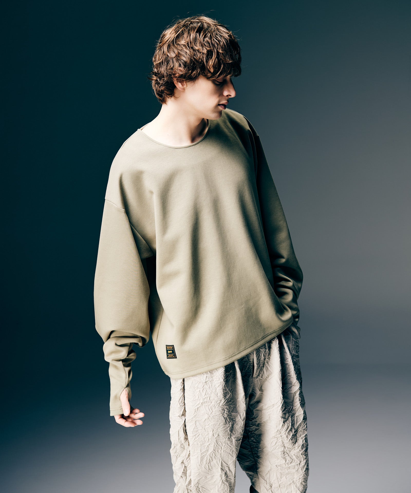 H:186 / C:89 / W:71 / H:92 着用サイズ:L