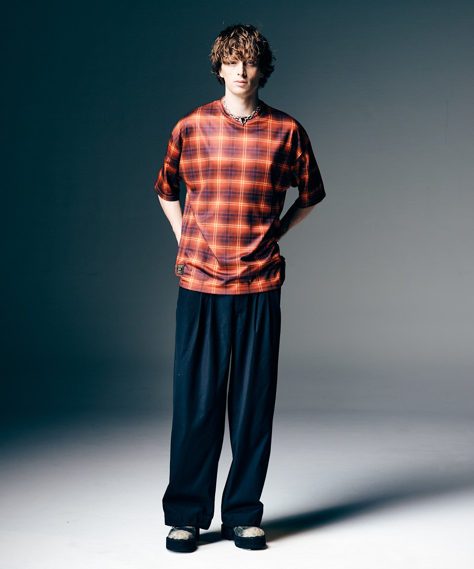 H:186 / C:89 / W:71 / H:92 着用サイズ:M