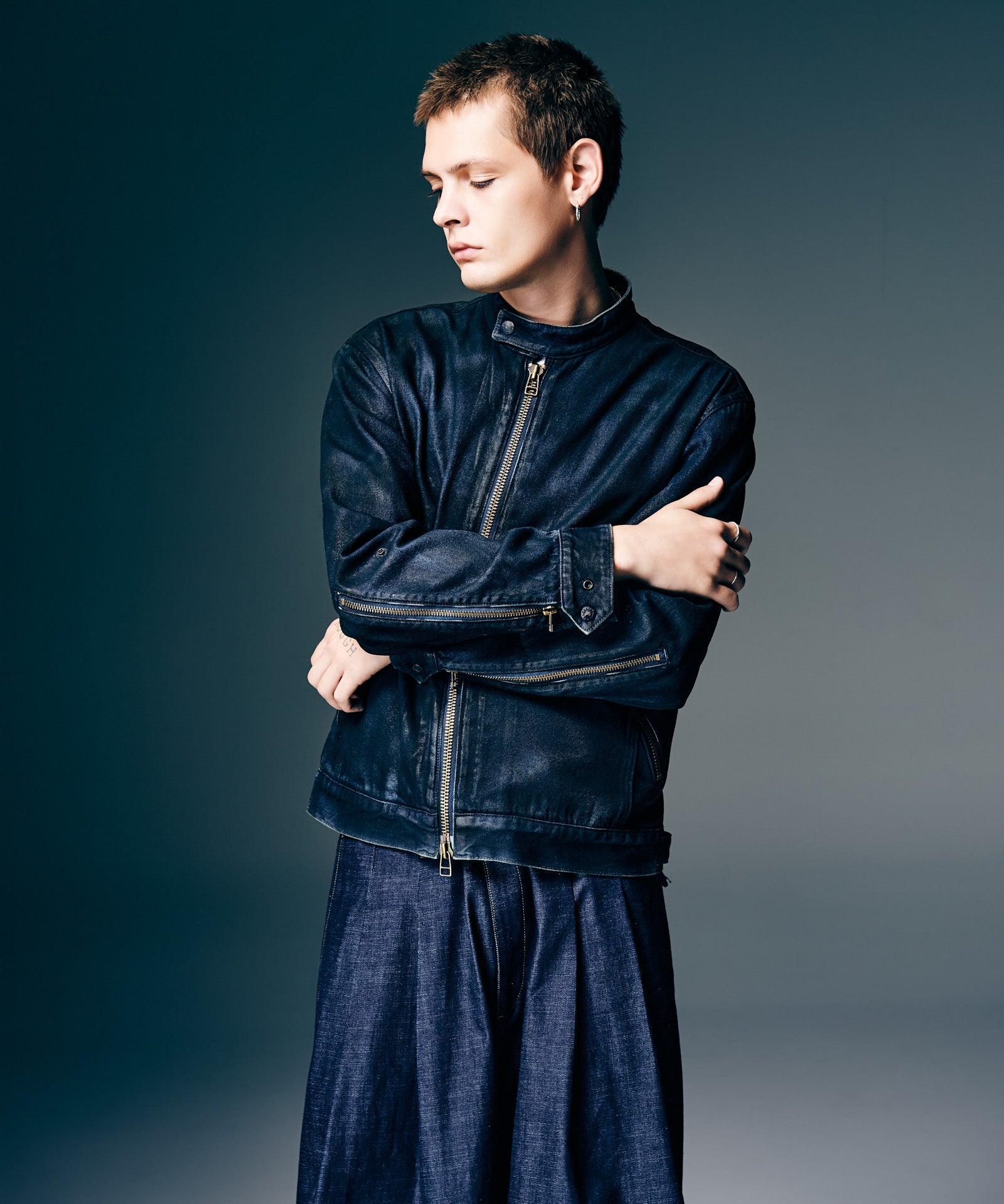 H:187 / C:92 / W:74 / H:91 着用サイズ:L