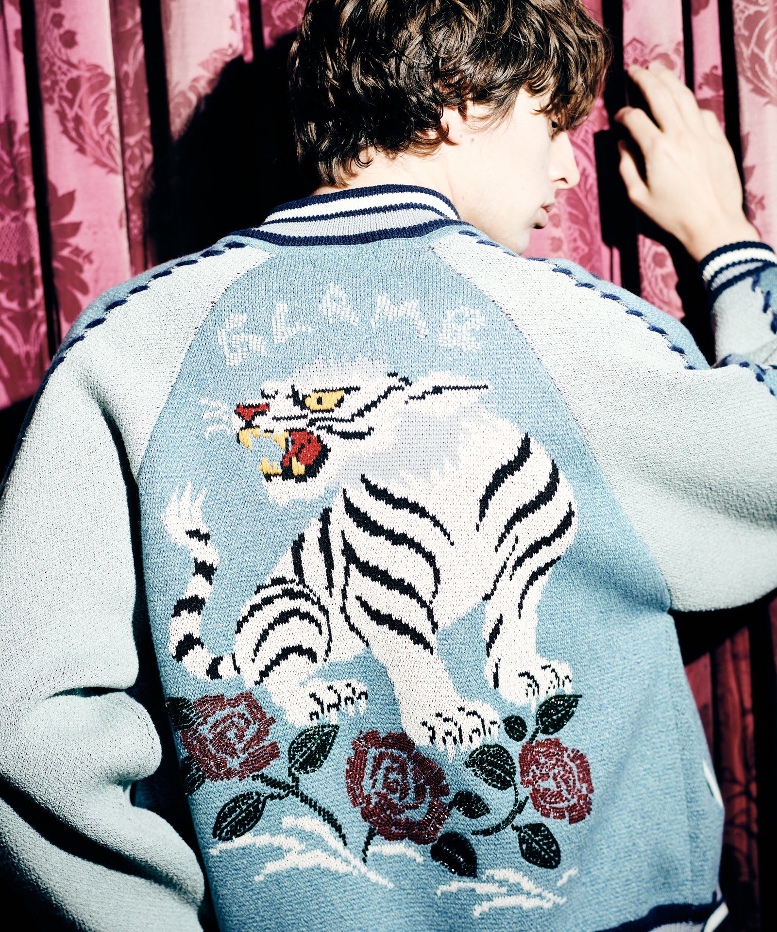 H:186 / C:89 / W:71 / H:92 着用サイズ:M