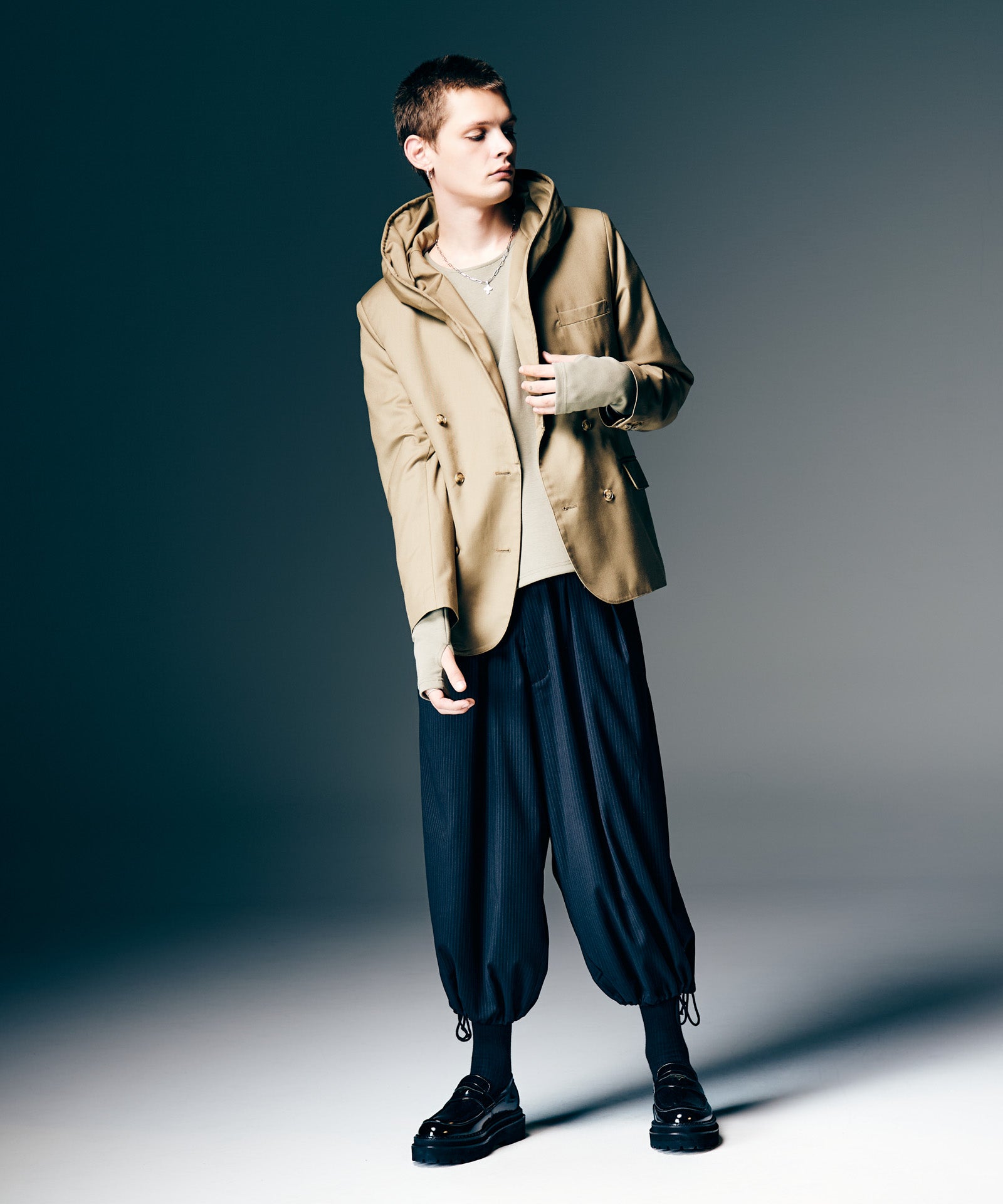 H:187 / C:92 / W:74 / H:91 着用サイズ:L