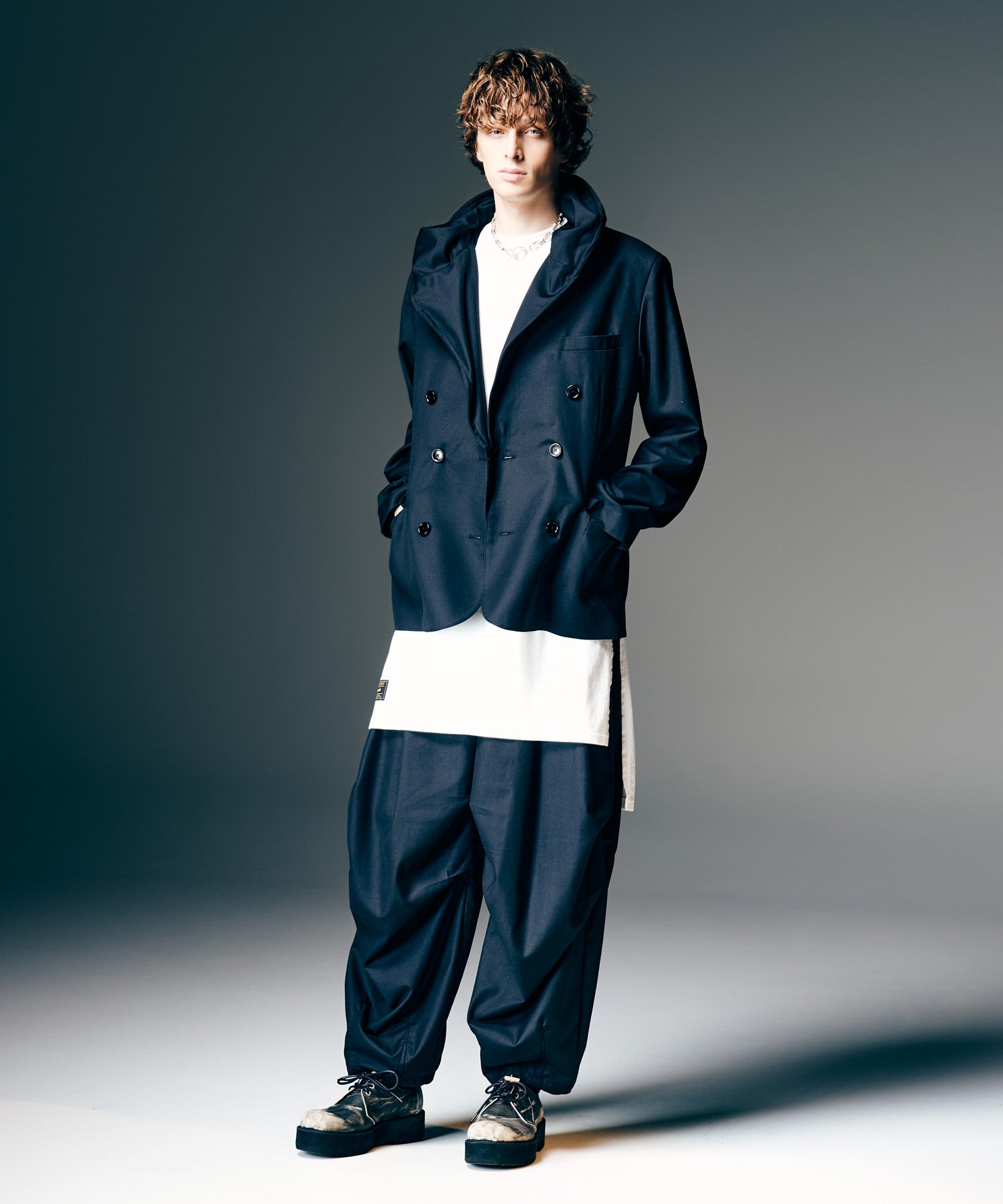 H:186 / C:89 / W:71 / H:92 着用サイズ:L