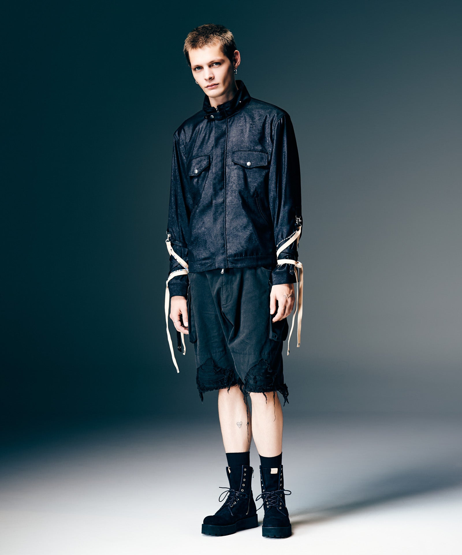 H:187 / C:92 / W:74 / H:91 着用サイズ:L