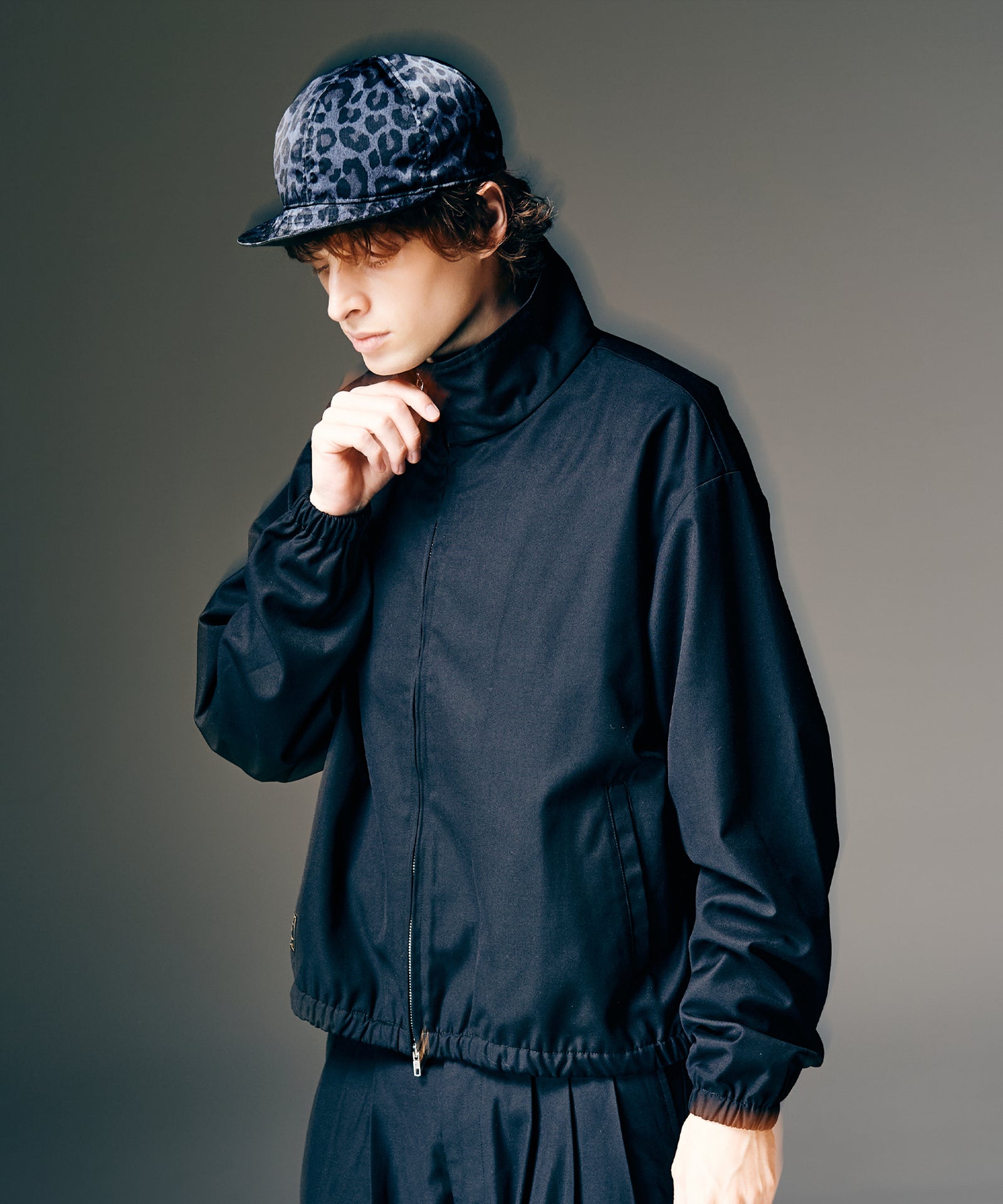 H:186 / C:89 / W:71 / H:92 着用サイズ:M