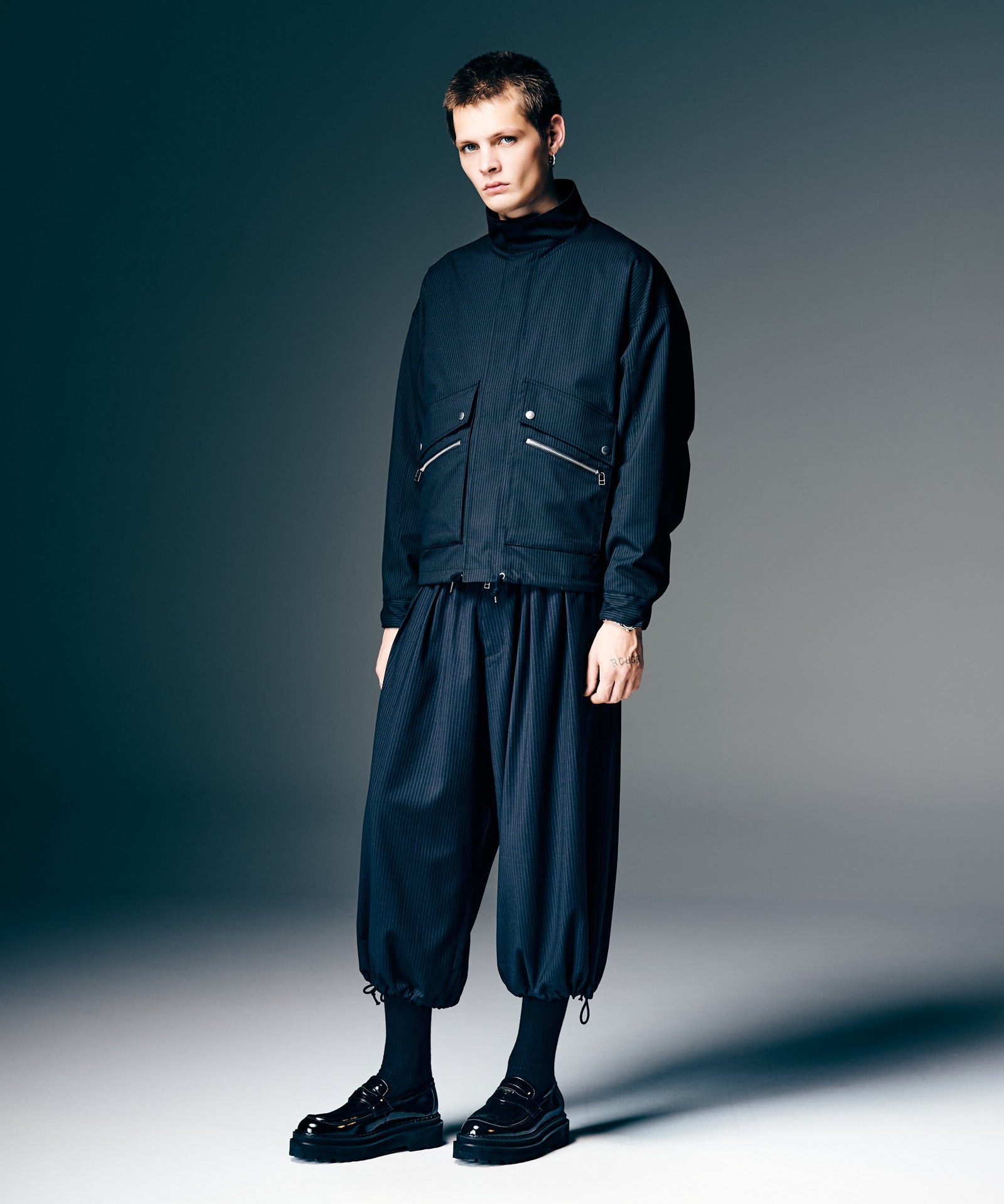 H:187 / C:92 / W:74 / H:91 着用サイズ:M