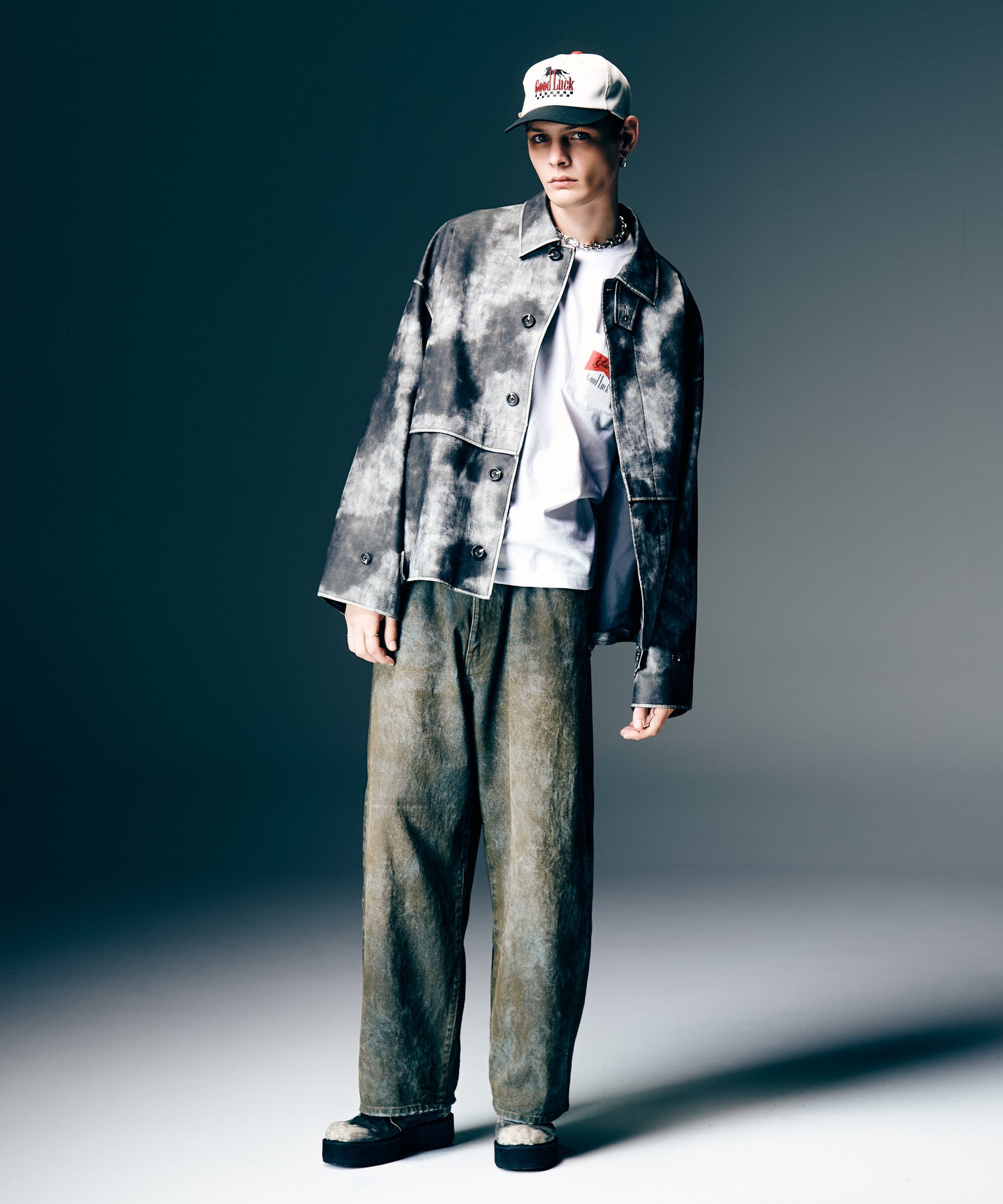 H:187 / C:92 / W:74 / H:91 着用サイズ:L