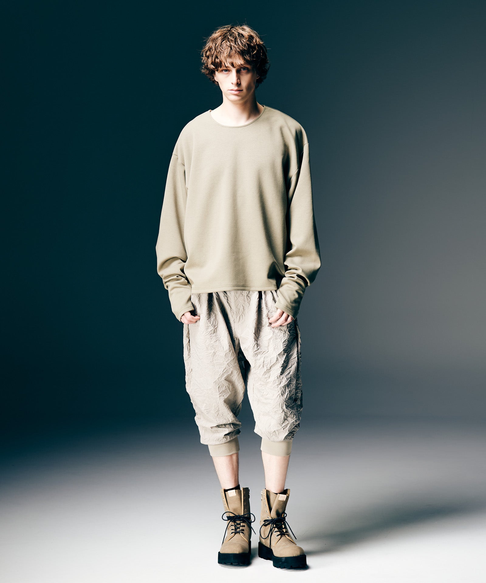 H:186 / C:89 / W:71 / H:92 着用サイズ:M