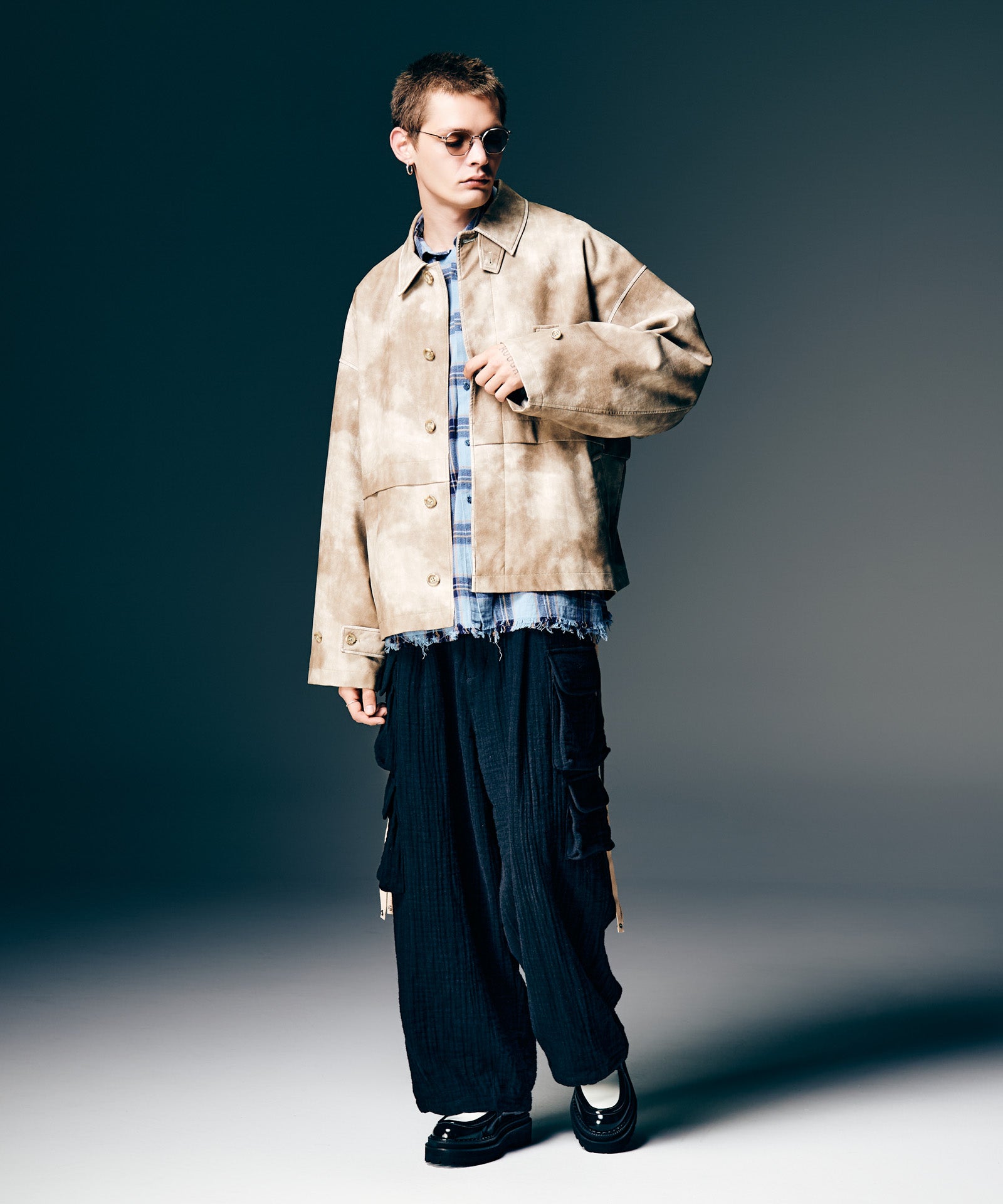 H:187 / C:92 / W:74 / H:91 着用サイズ:L