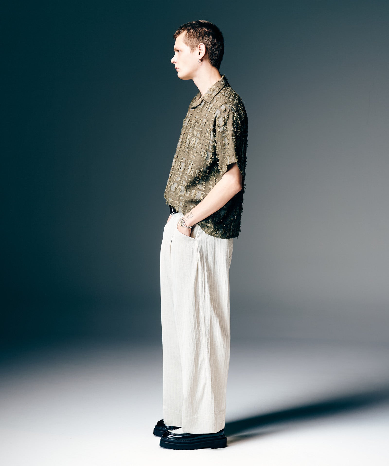 H:187 / C:92 / W:74 / H:91 着用サイズ:L