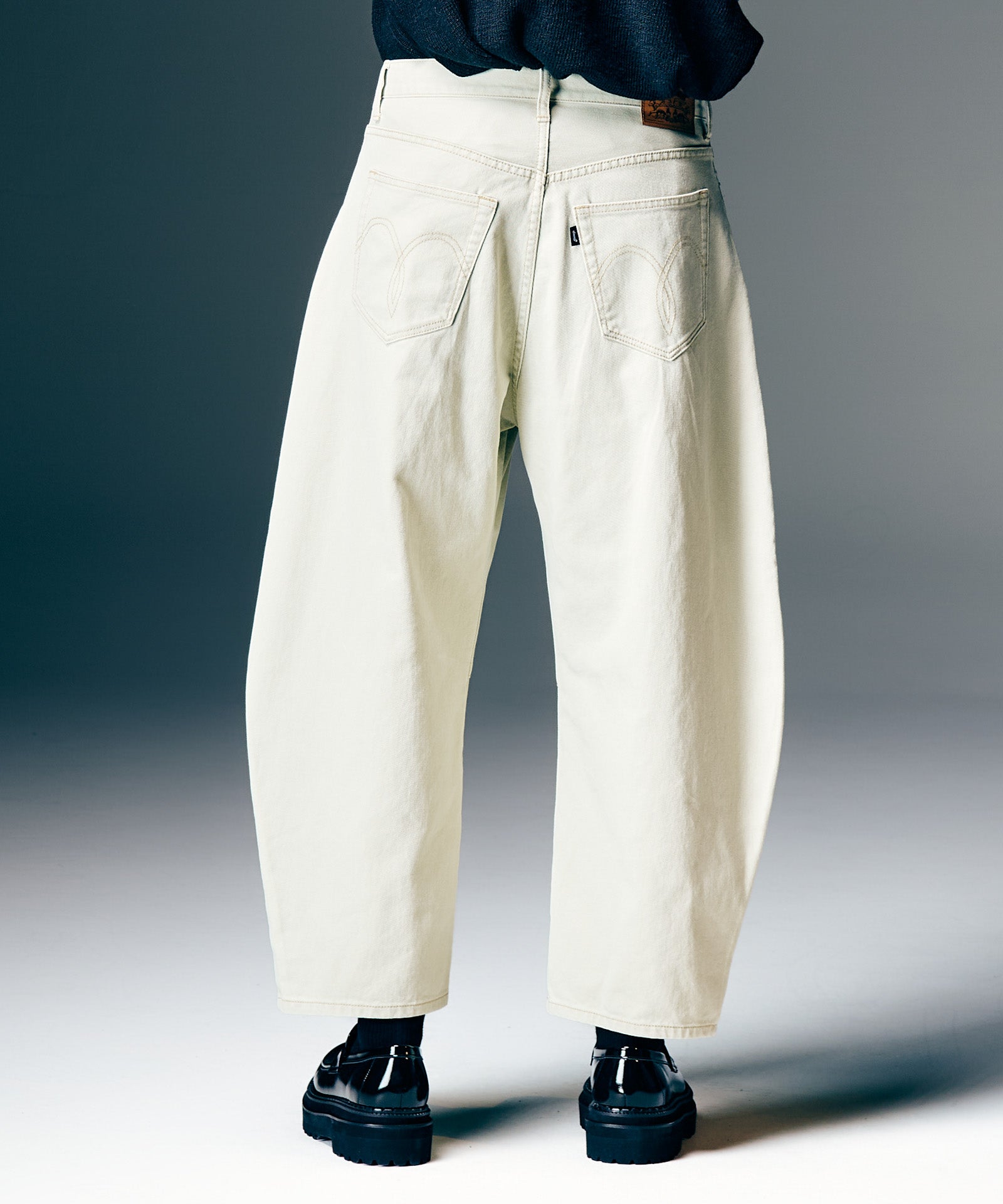 H:186 / C:89 / W:71 / H:92 着用サイズ:M