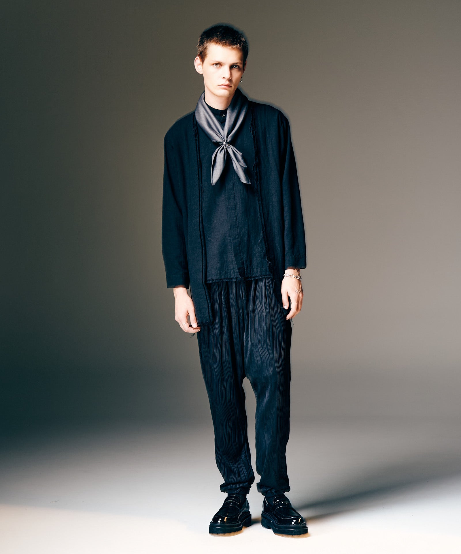 H:187 / C:92 / W:74 / H:91 着用サイズ:L