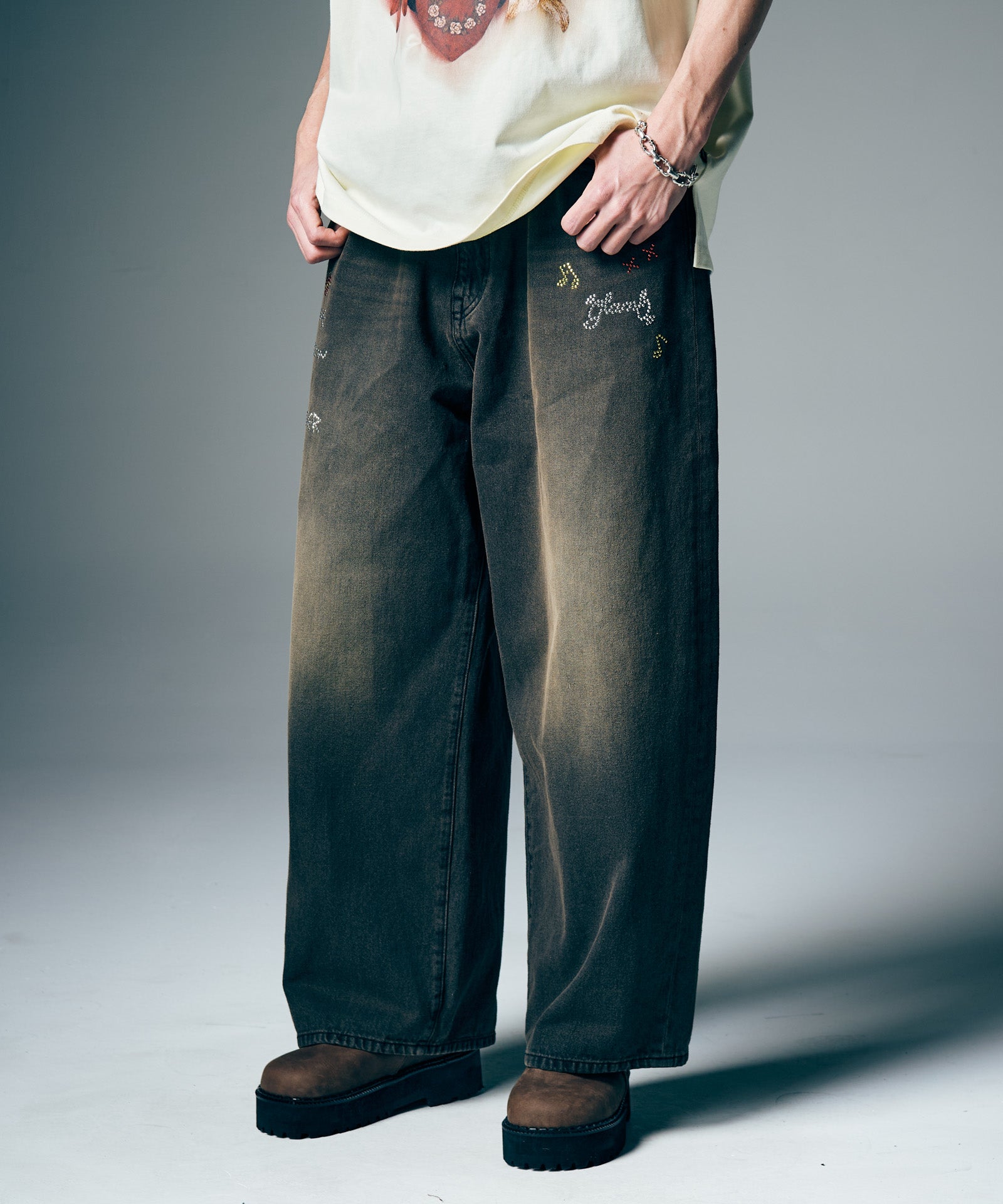 H:186 / C:89 / W:71 / H:92 着用サイズ:L