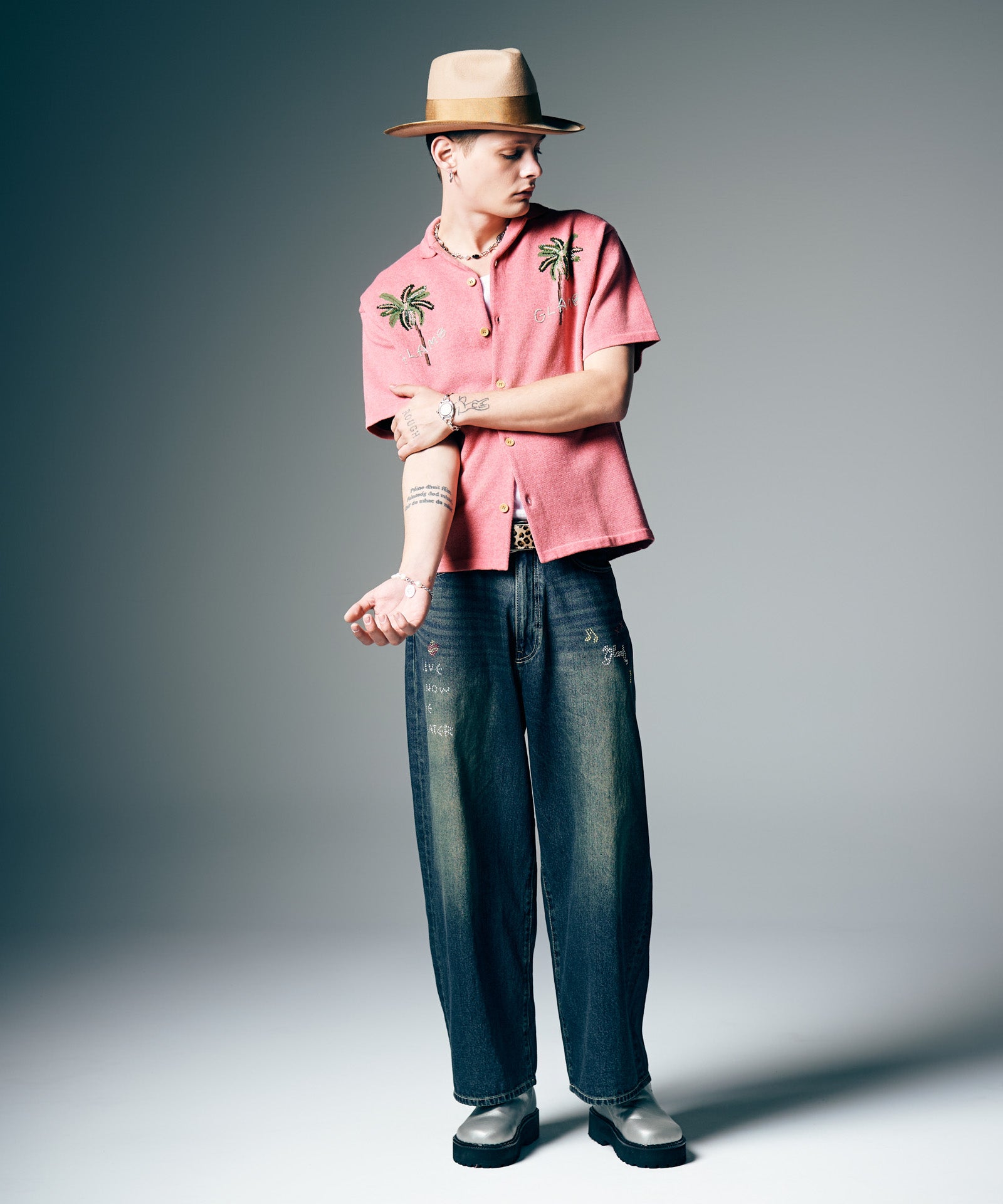 H:187 / C:92 / W:74 / H:91 着用サイズ:M