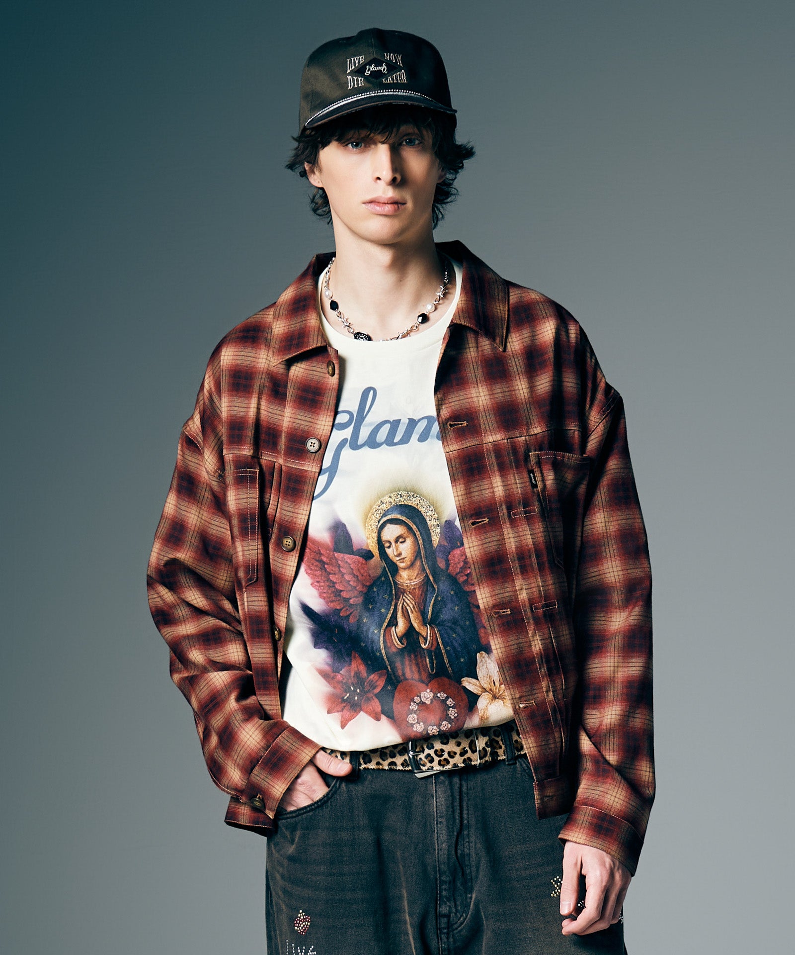 H:186 / C:89 / W:71 / H:92 着用サイズ:M