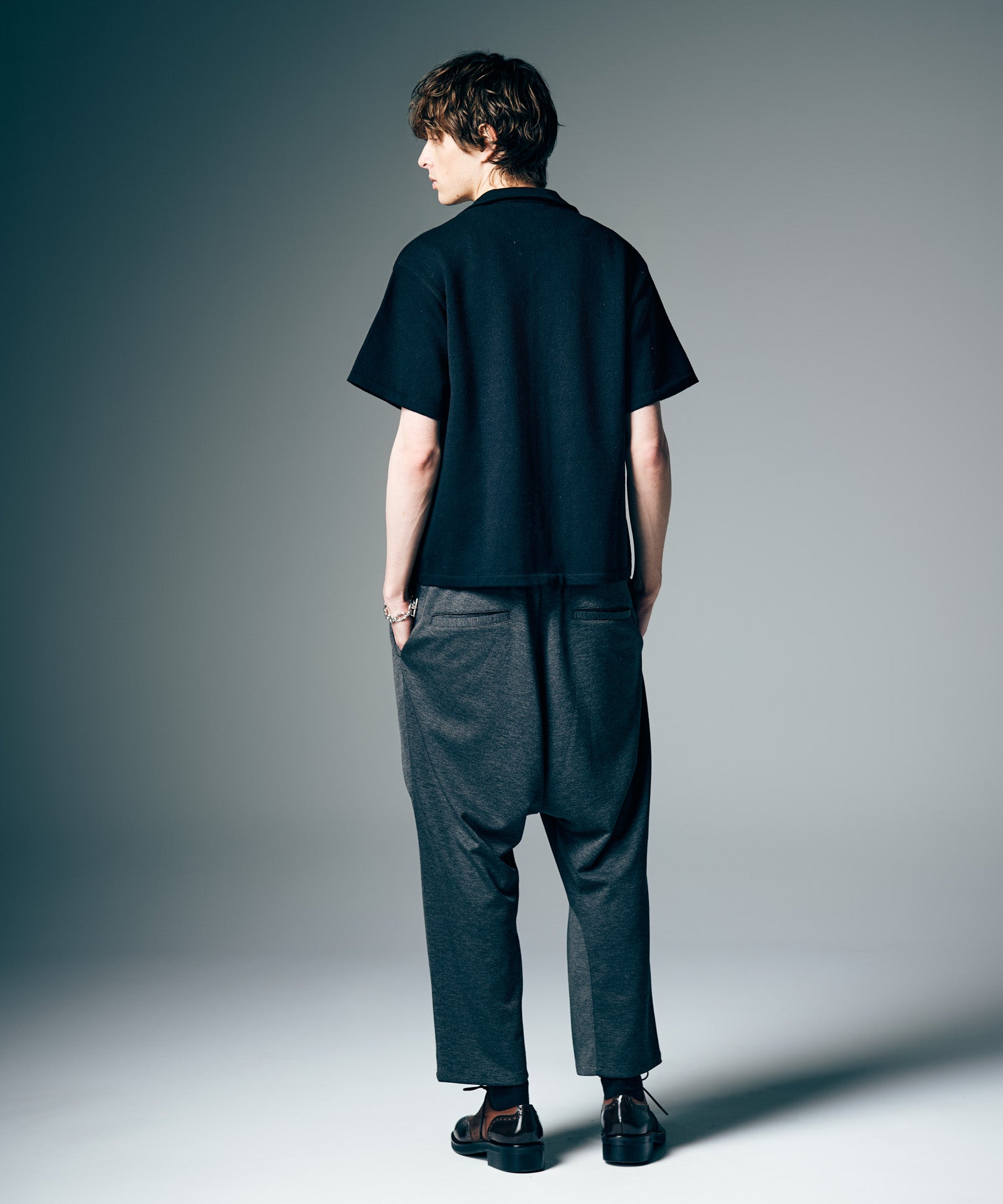 H:186 / C:89 / W:71 / H:92 着用サイズ:M