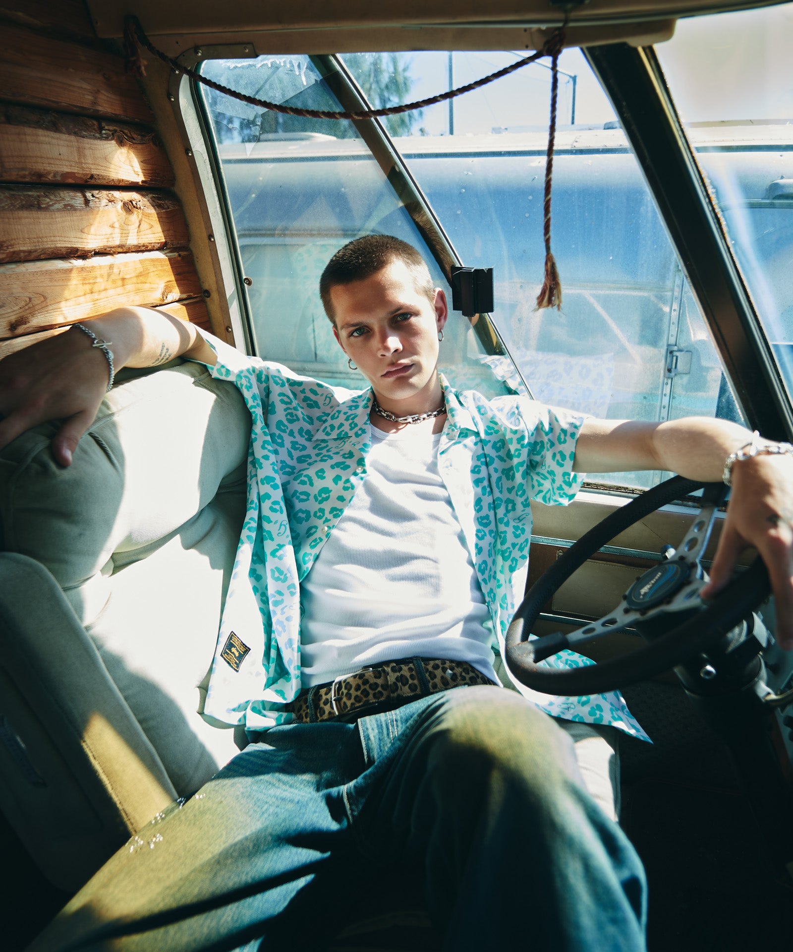 H:187 / C:92 / W:74 / H:91 着用サイズ:L