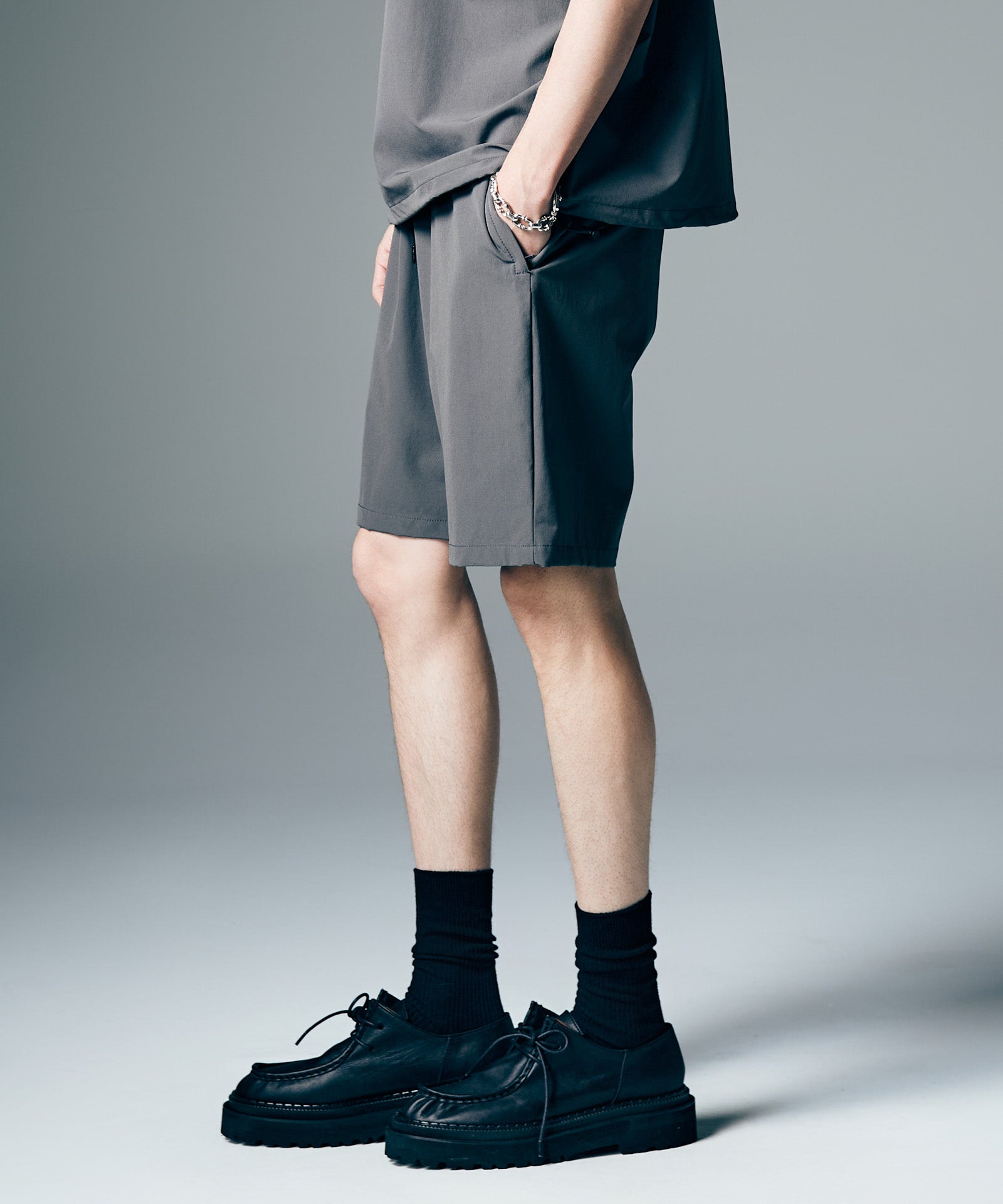 H:186 / C:89 / W:71 / H:92 着用サイズ:L