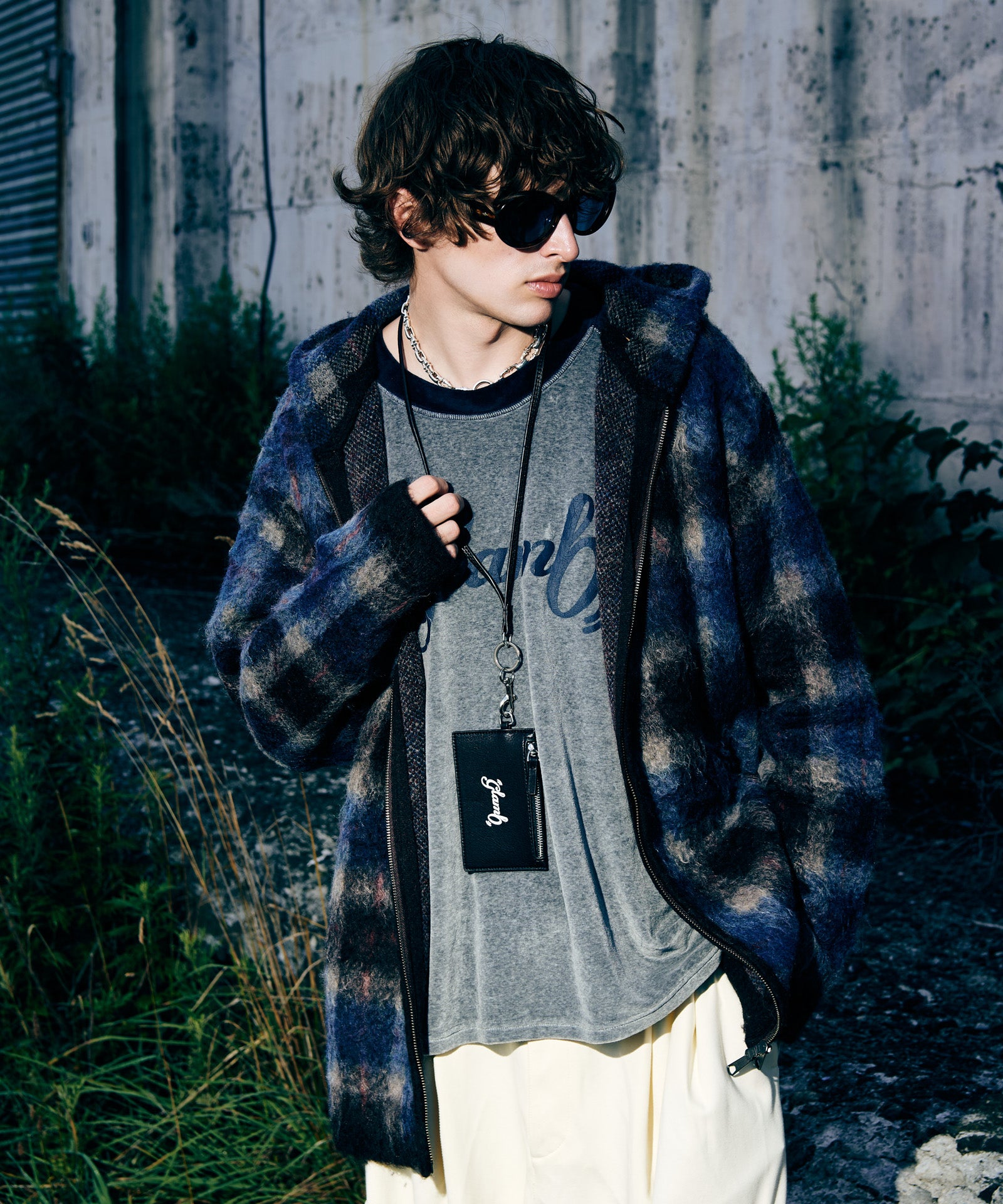 H:186 / C:89 / W:71 / H:92 着用サイズ:L