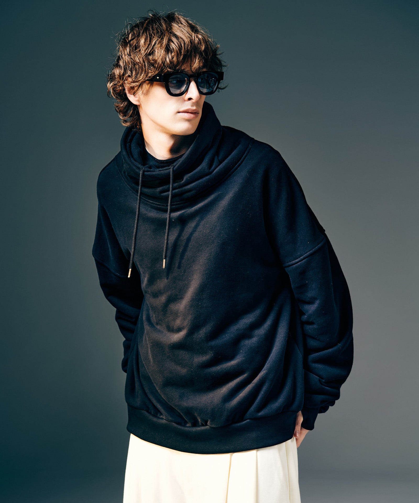 H:186 / C:89 / W:71 / H:92 着用サイズ:L