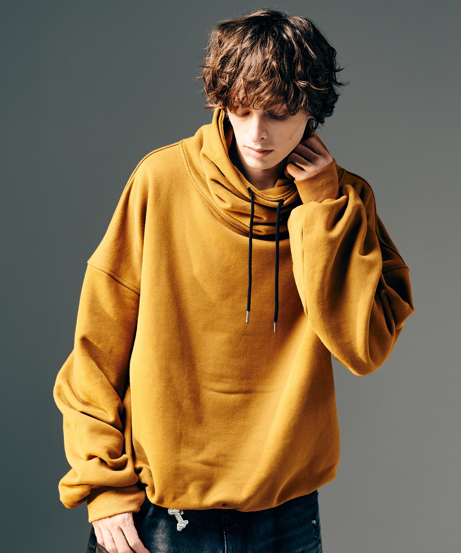 H:186 / C:89 / W:71 / H:92 着用サイズ:M