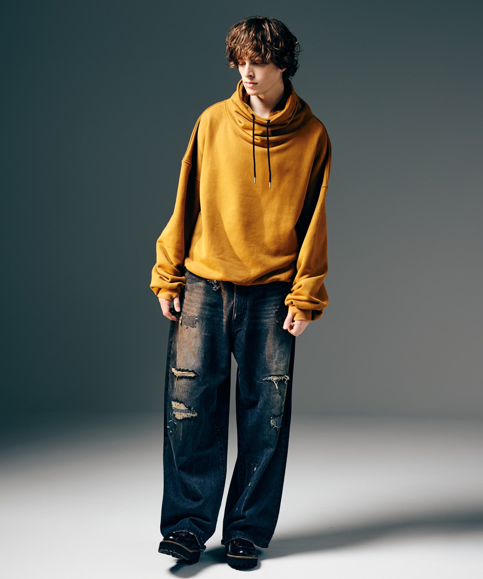 H:186 / C:89 / W:71 / H:92 着用サイズ:M