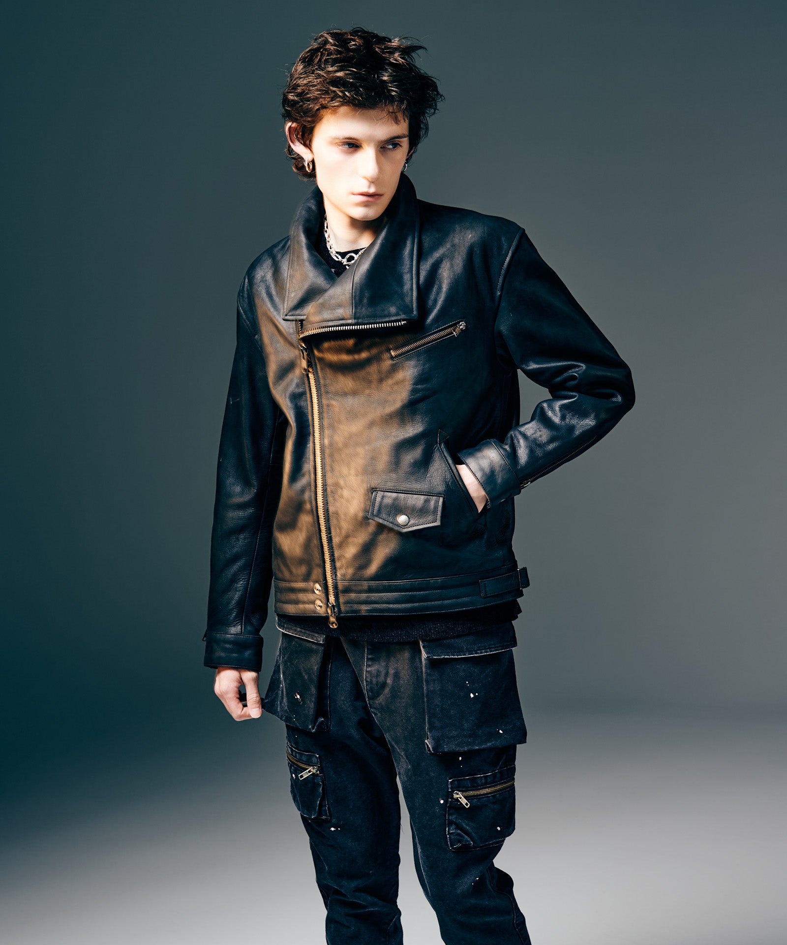 H:175 / C:82 / W:64 / H:83 着用サイズ:M