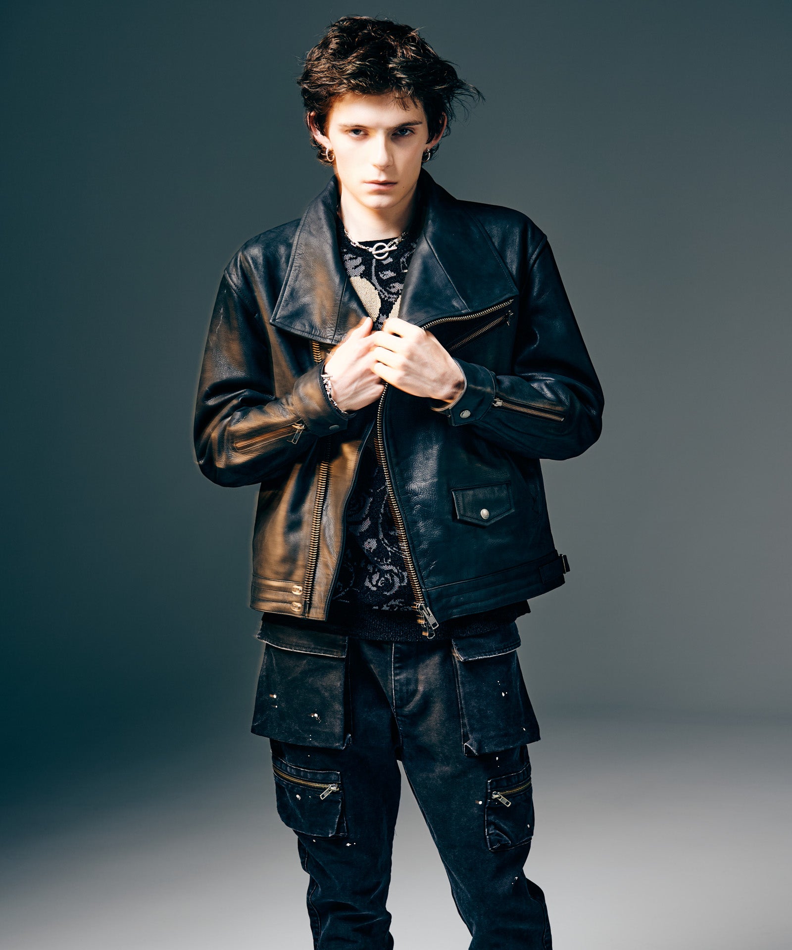 H:175 / C:82 / W:64 / H:83 着用サイズ:M