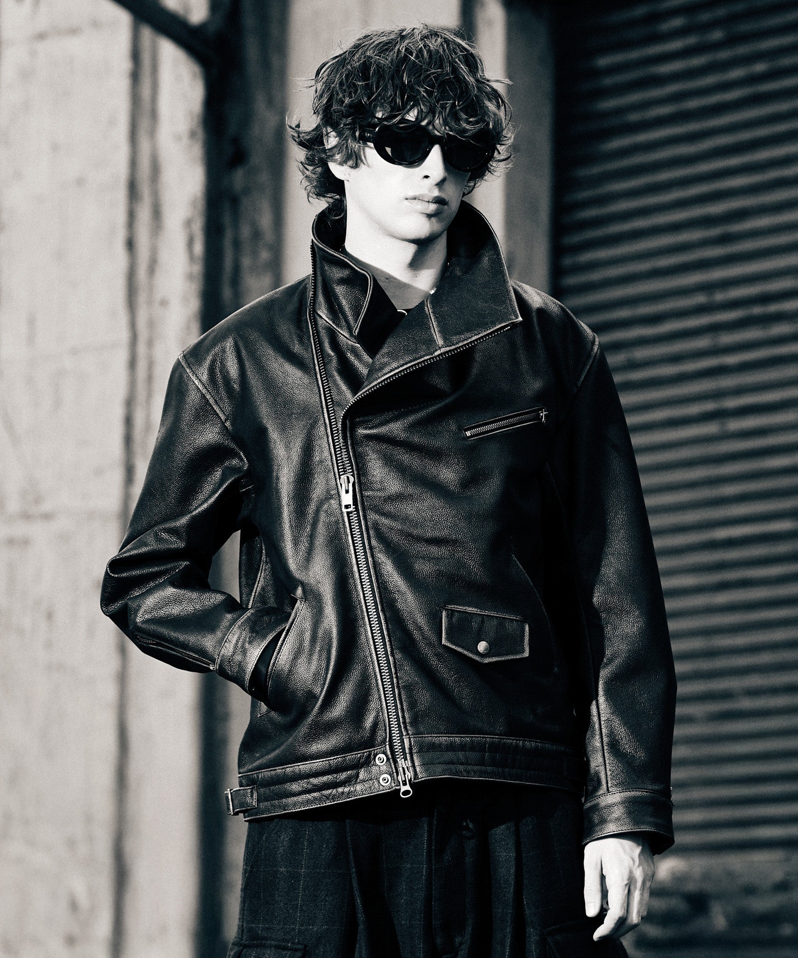 H:186 / C:89 / W:71 / H:92 着用サイズ:L