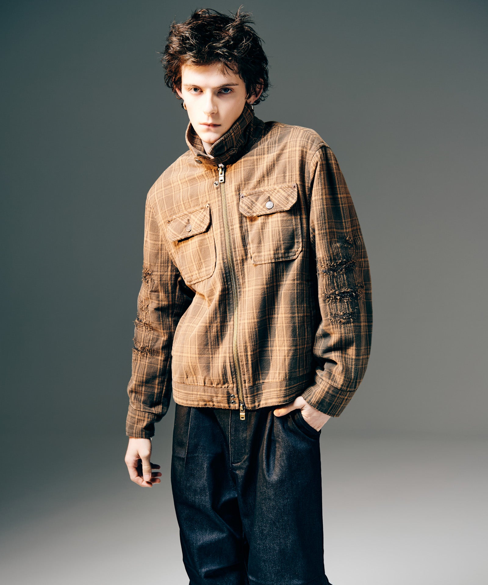 H:175 / C:82 / W:64 / H:83 着用サイズ:L