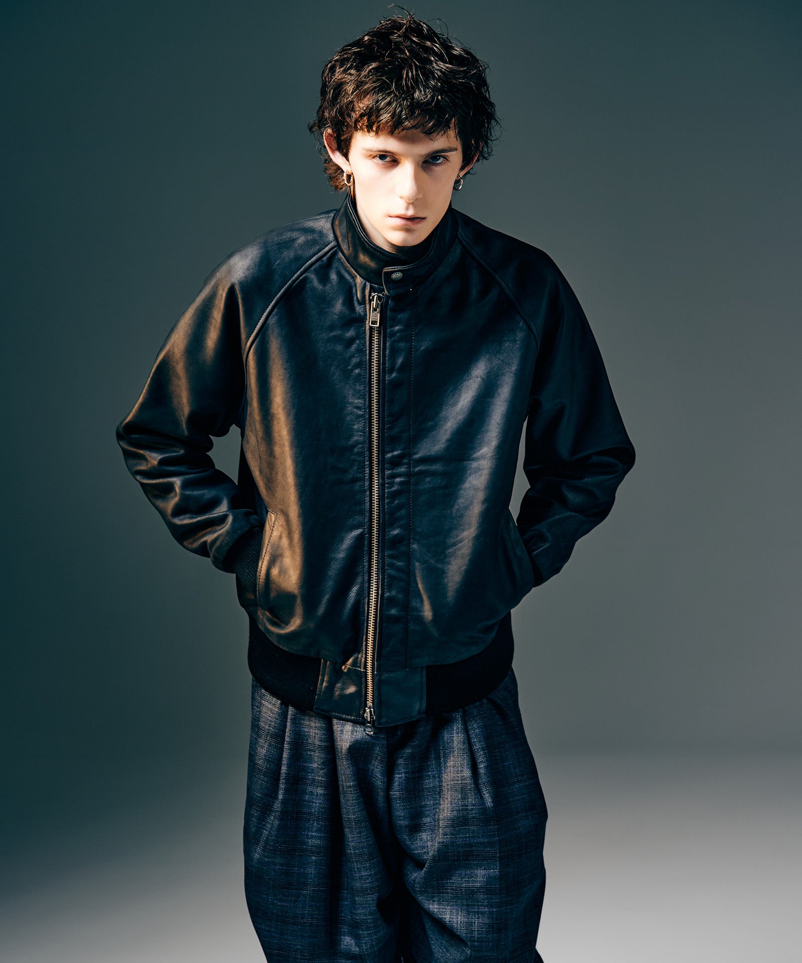 H:175 / C:82 / W:64 / H:83 着用サイズ:M