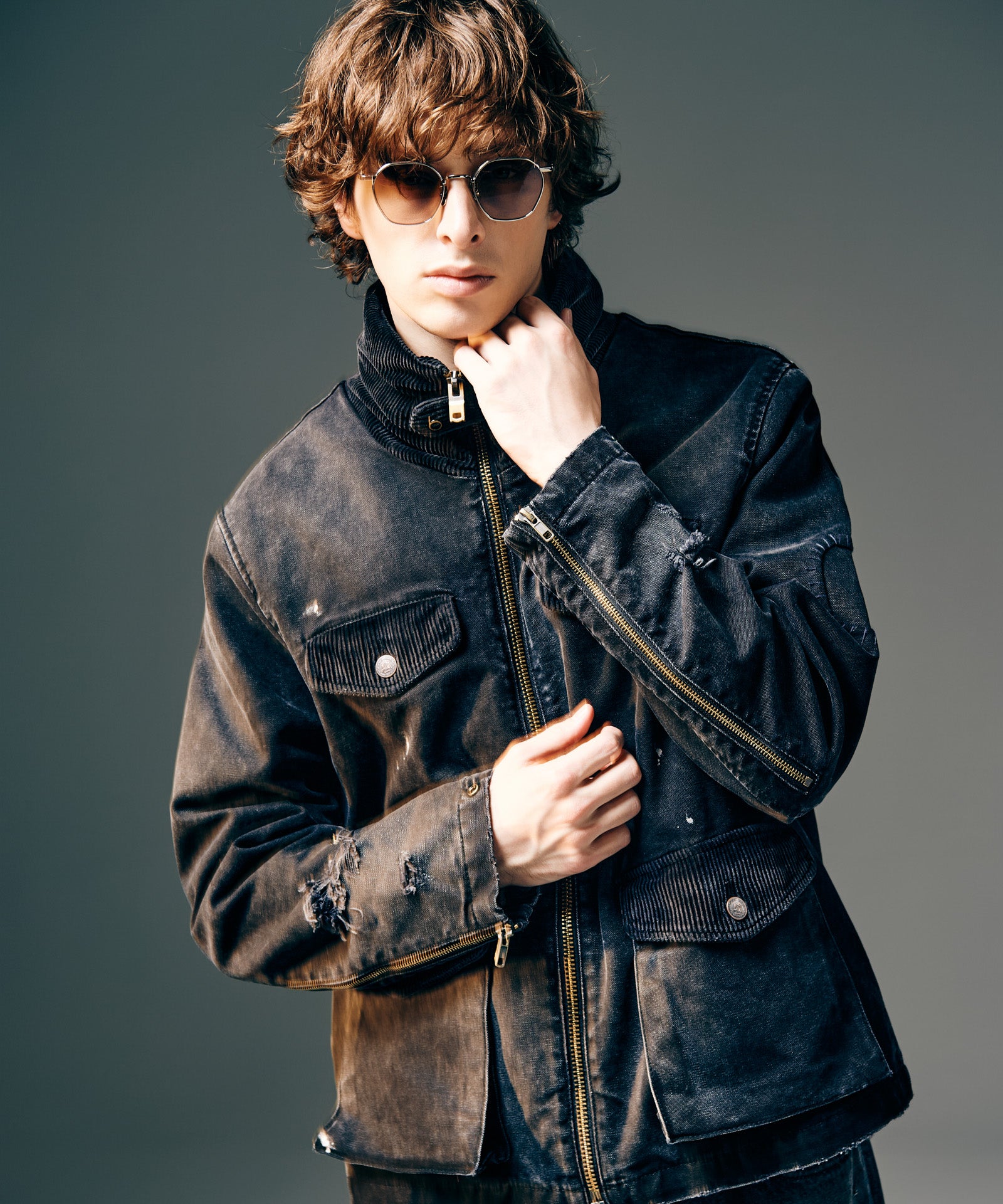 H:186 / C:89 / W:71 / H:92 着用サイズ:L