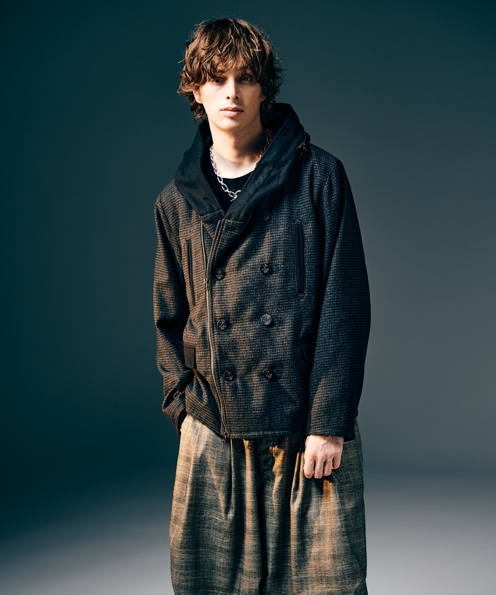 H:175 / C:82 / W:64 / H:83 着用サイズ:L