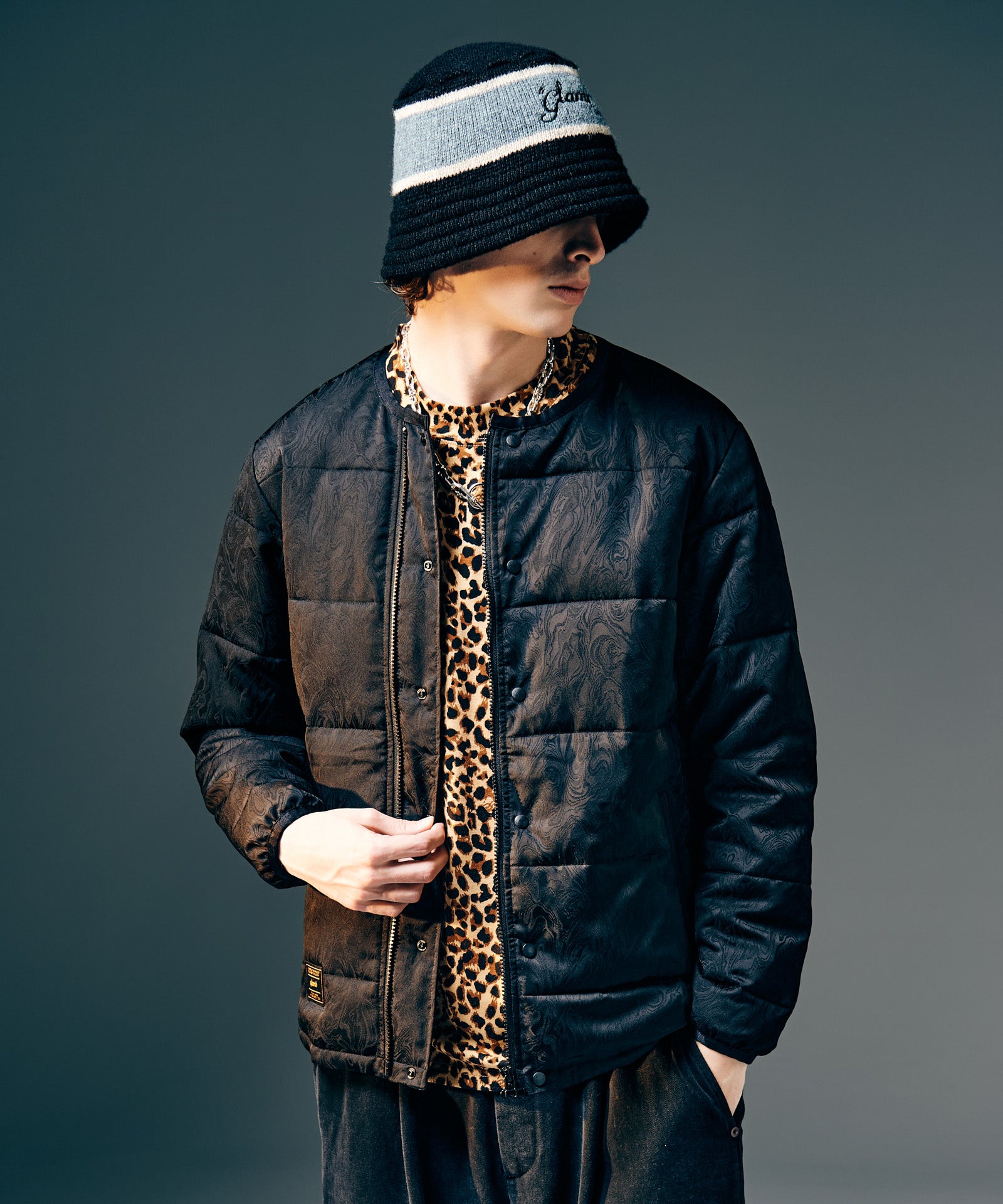 H:186 / C:89 / W:71 / H:92 着用サイズ:M