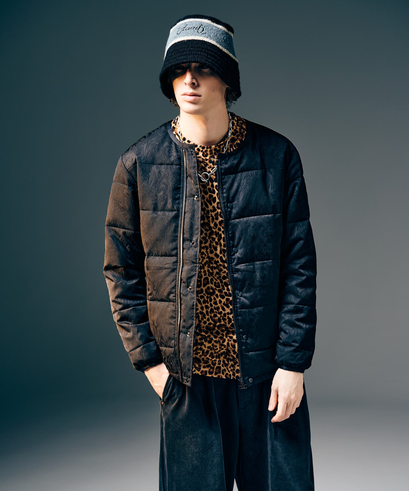 H:186 / C:89 / W:71 / H:92 着用サイズ:M