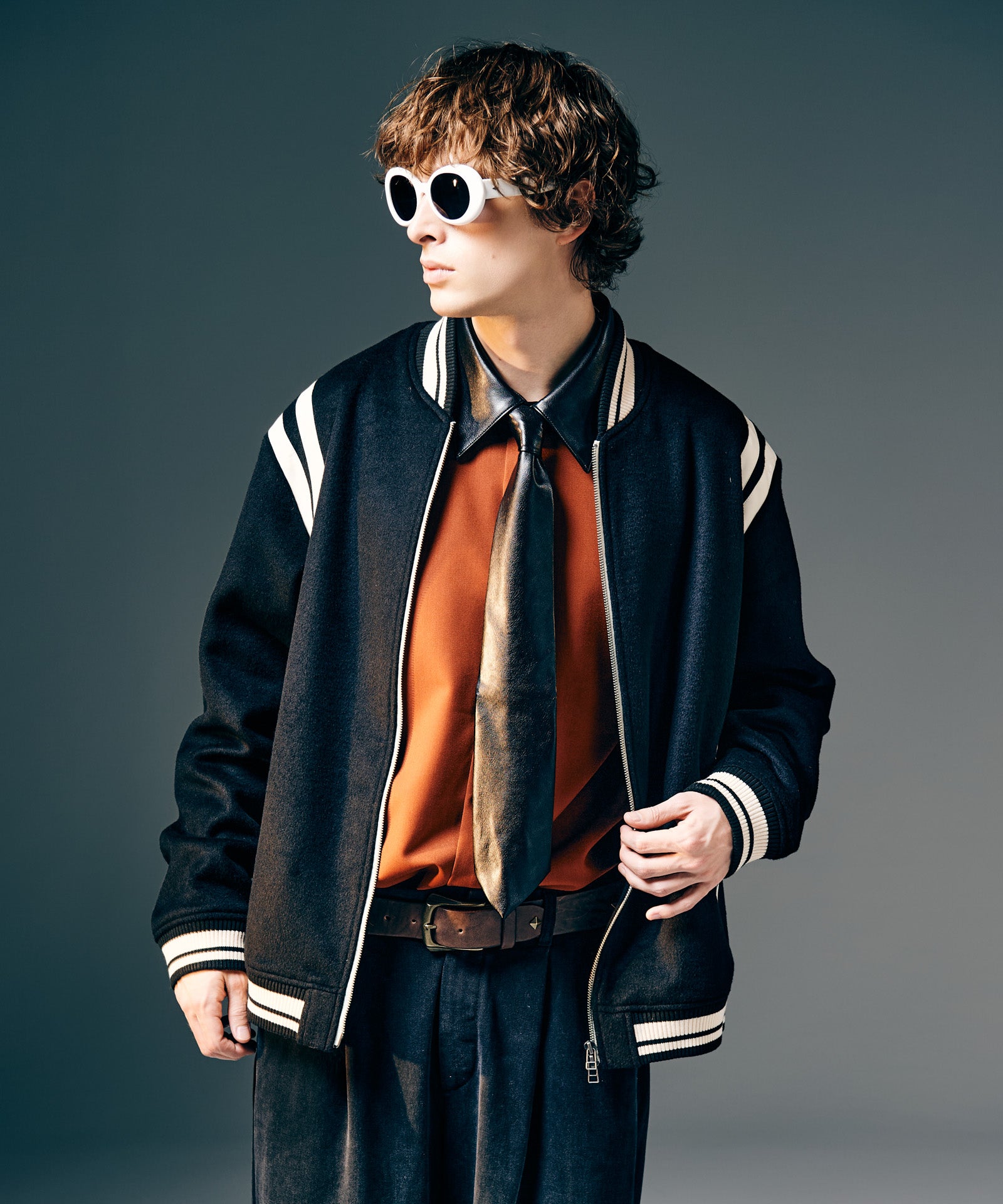 H:186 / C:89 / W:71 / H:92 着用サイズ:L