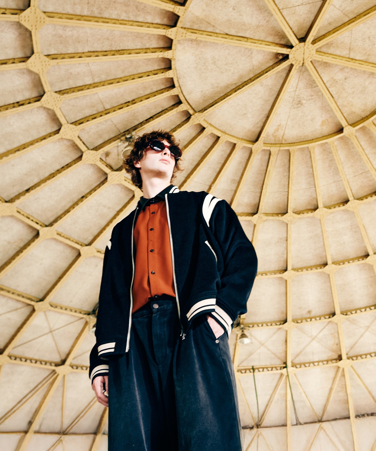 H:186 / C:89 / W:71 / H:92 着用サイズ:L