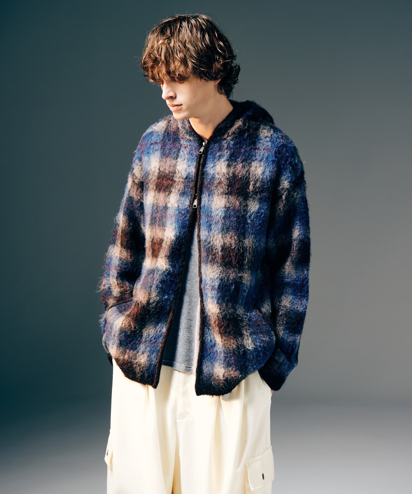 H:186 / C:89 / W:71 / H:92 着用サイズ:L