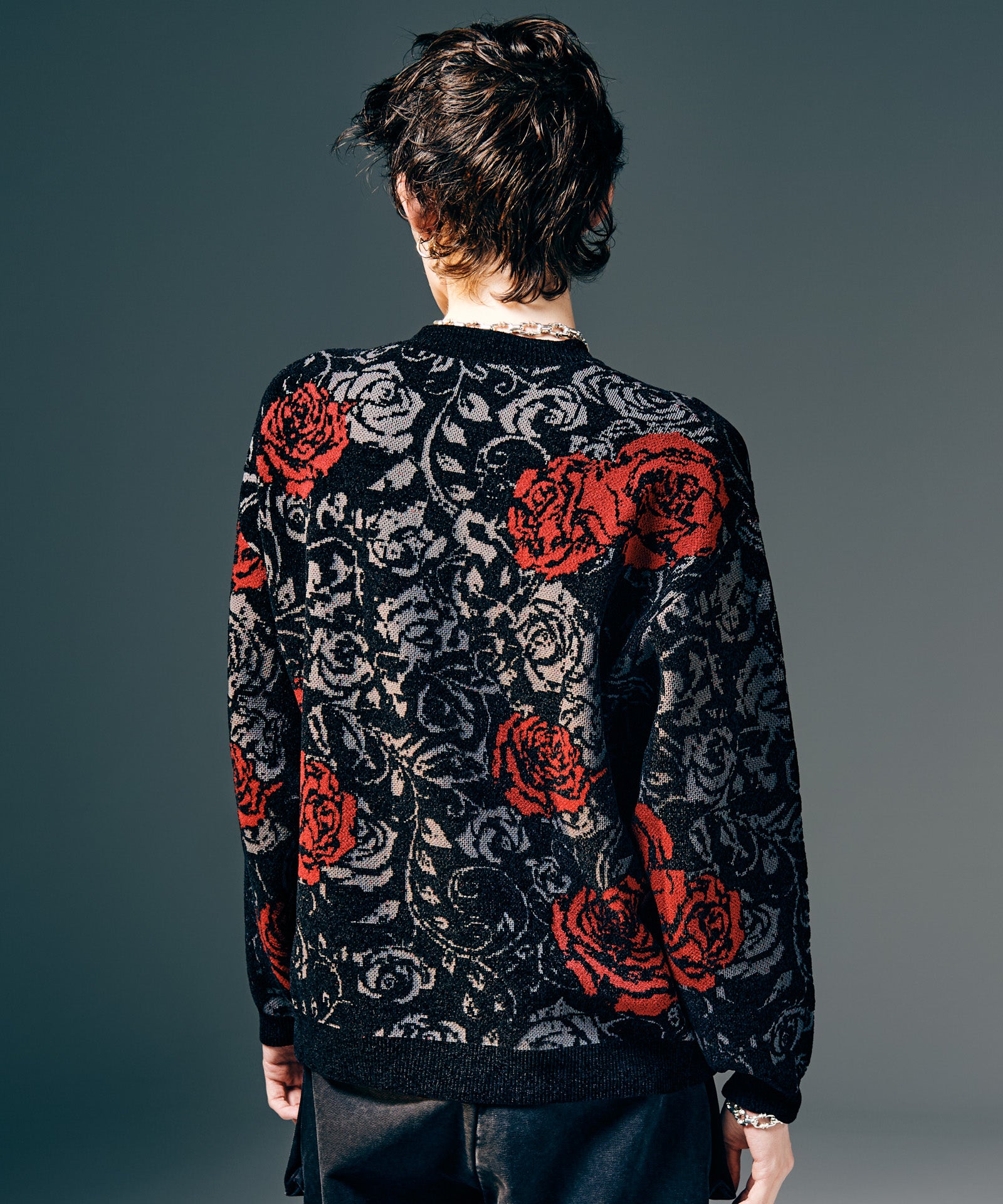 H:175 / C:82 / W:64 / H:83 着用サイズ:M