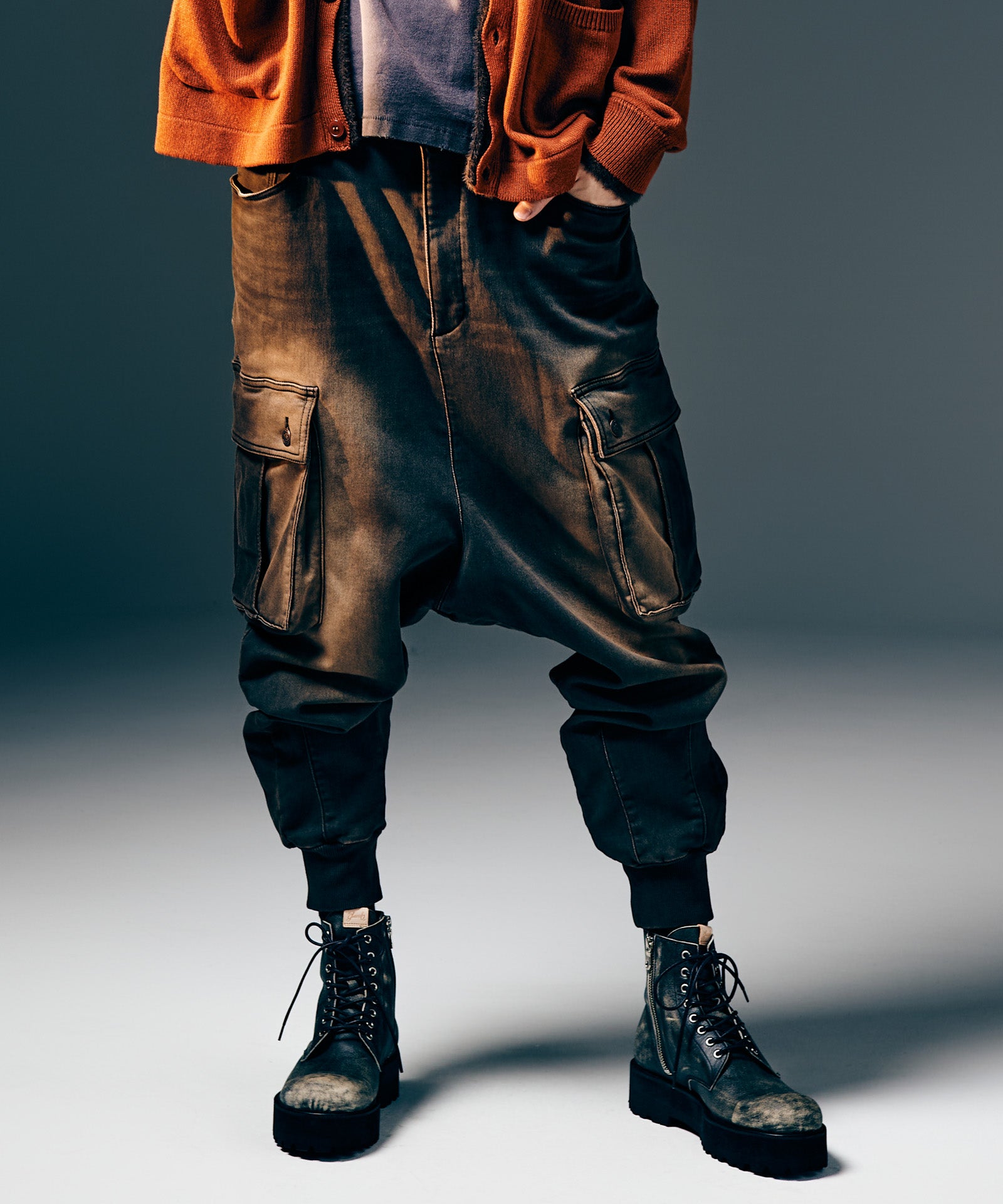 H:186 / C:89 / W:71 / H:92 着用サイズ:L