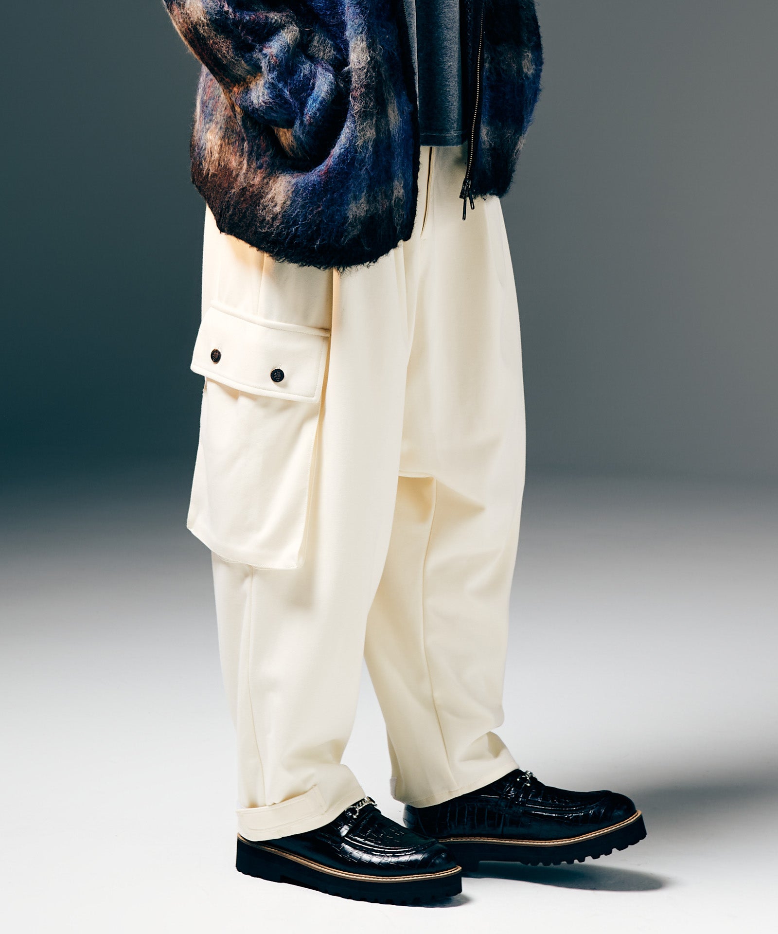 H:186 / C:89 / W:71 / H:92 着用サイズ:M