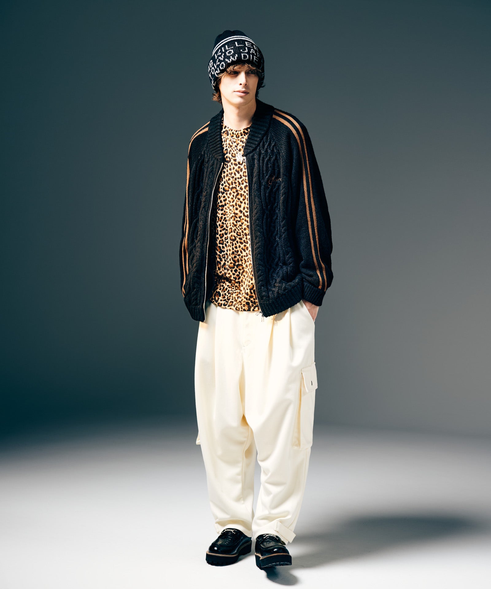 H:186 / C:89 / W:71 / H:92 着用サイズ:M