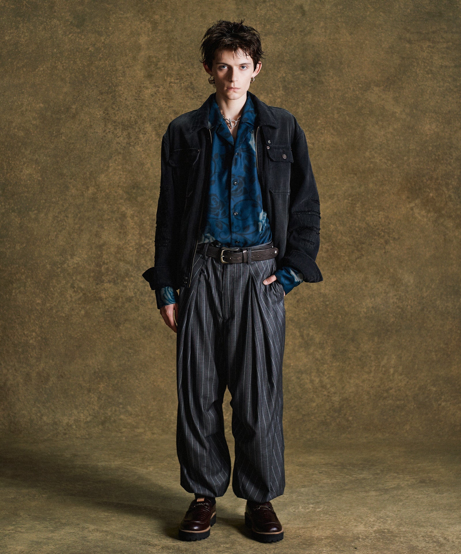 H:186 / C:89 / W:71 / H:92 着用サイズ:L